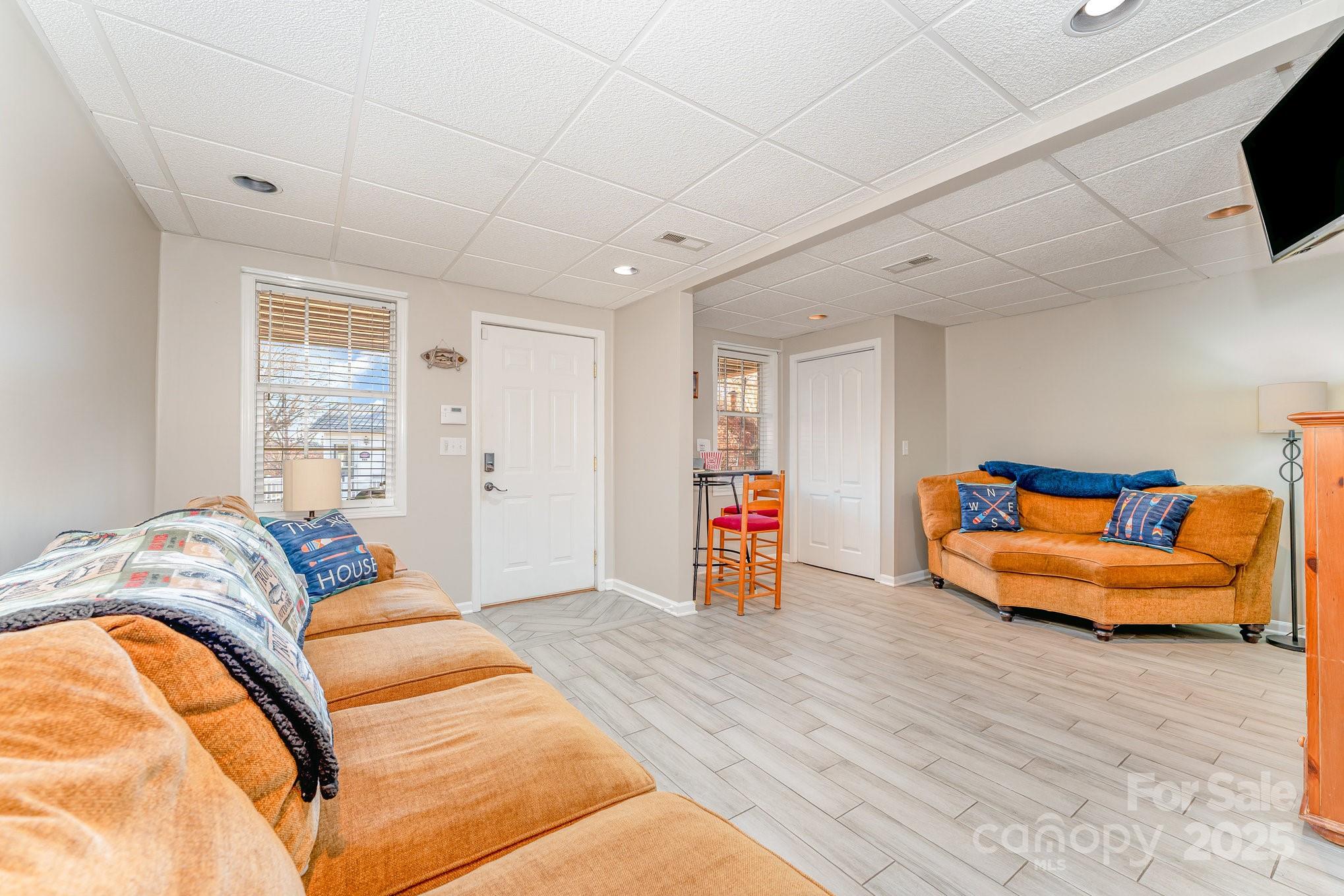 231 Badin View Road — New London
