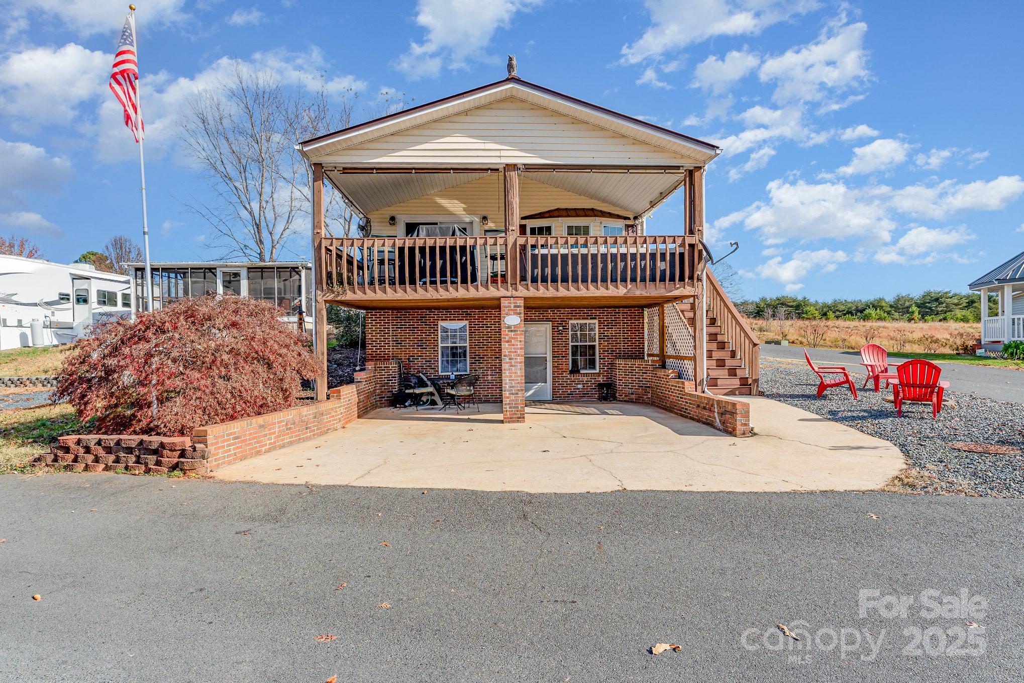 231 Badin View Road — New London