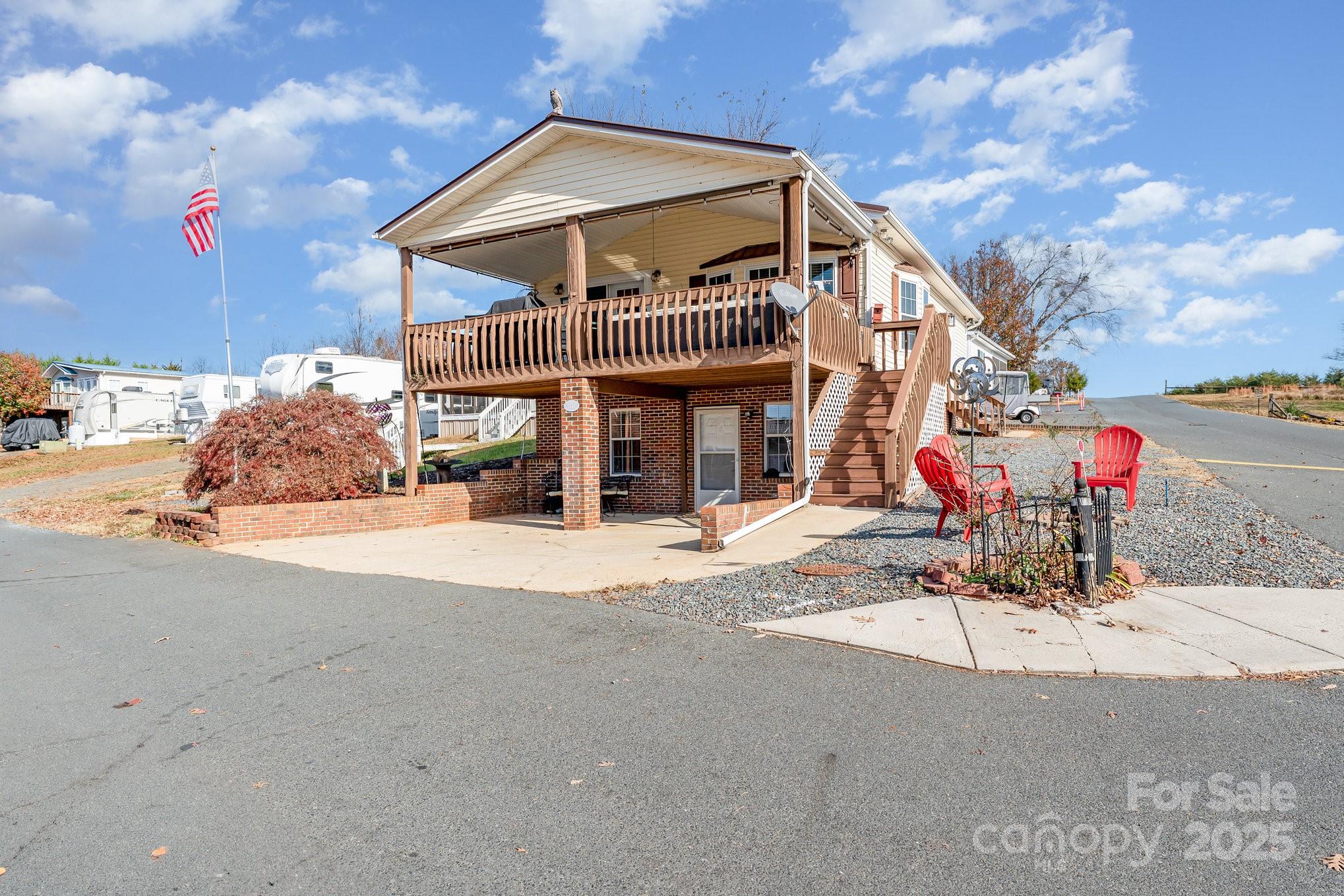 231 Badin View Road — New London