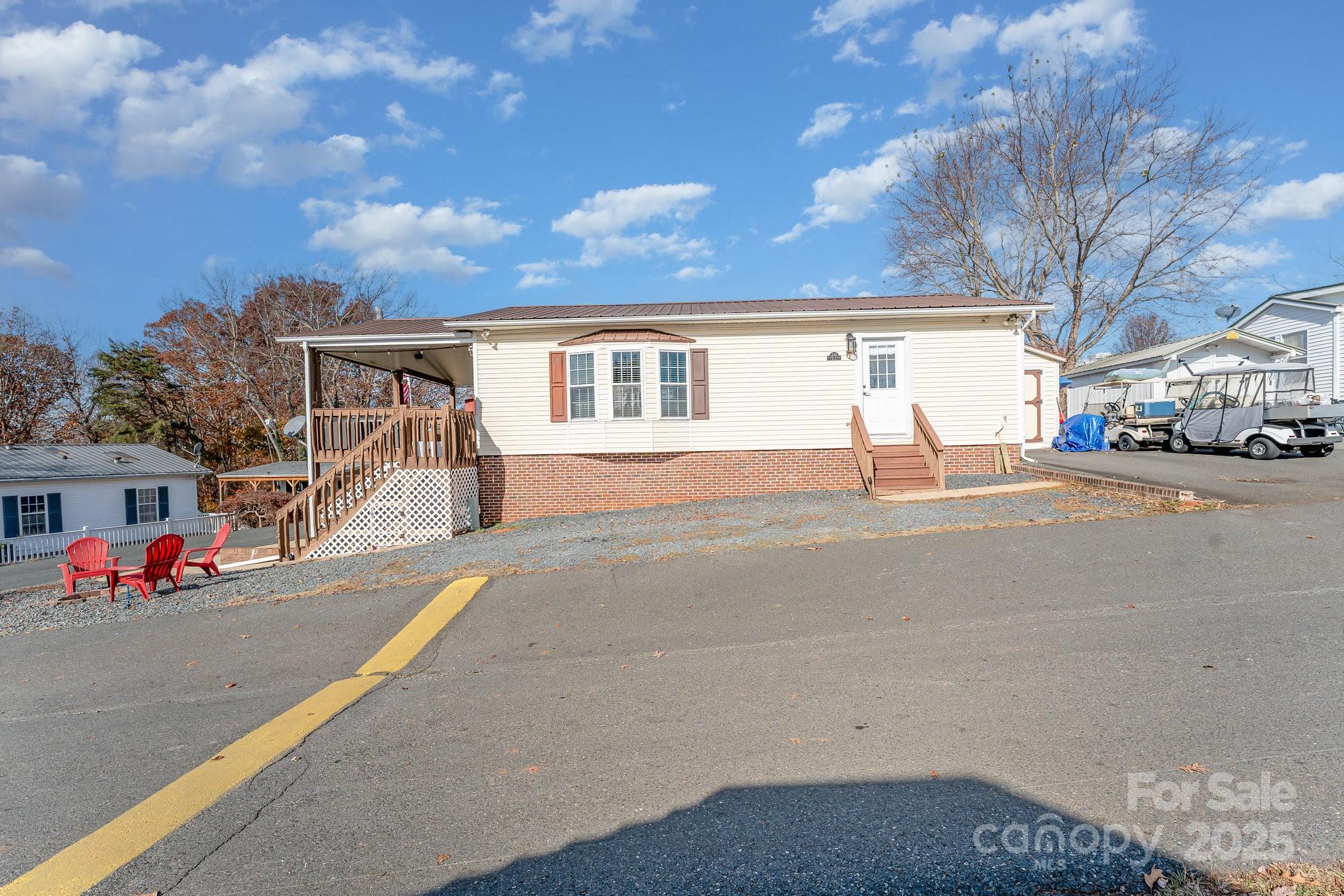 231 Badin View Road — New London