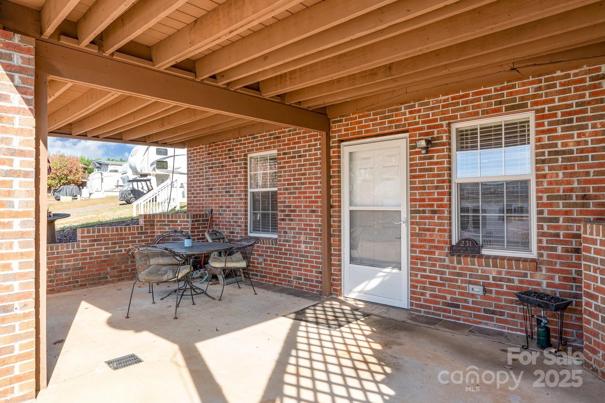 231 Badin View Road — New London