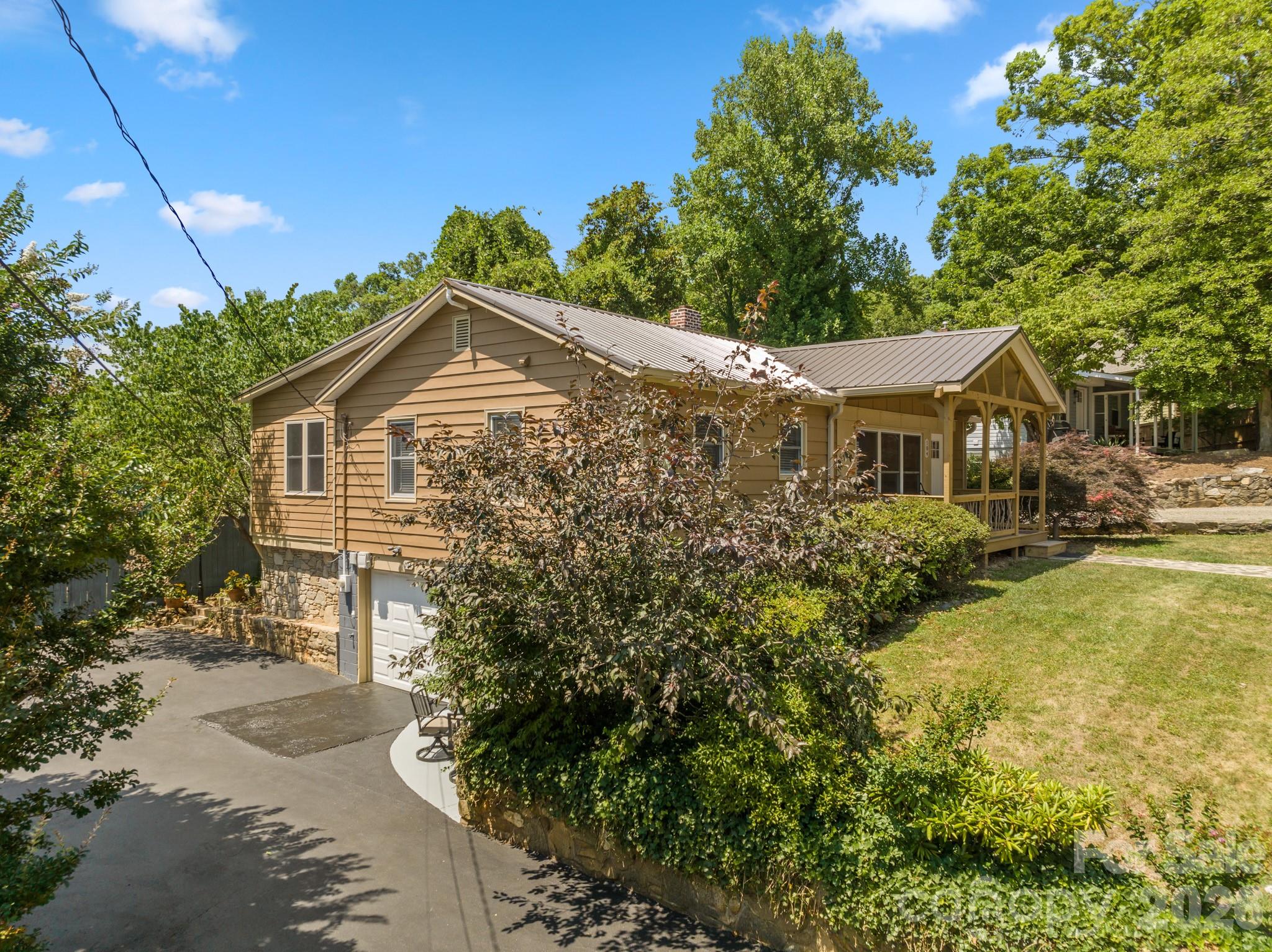 104 Maney Avenue — Asheville