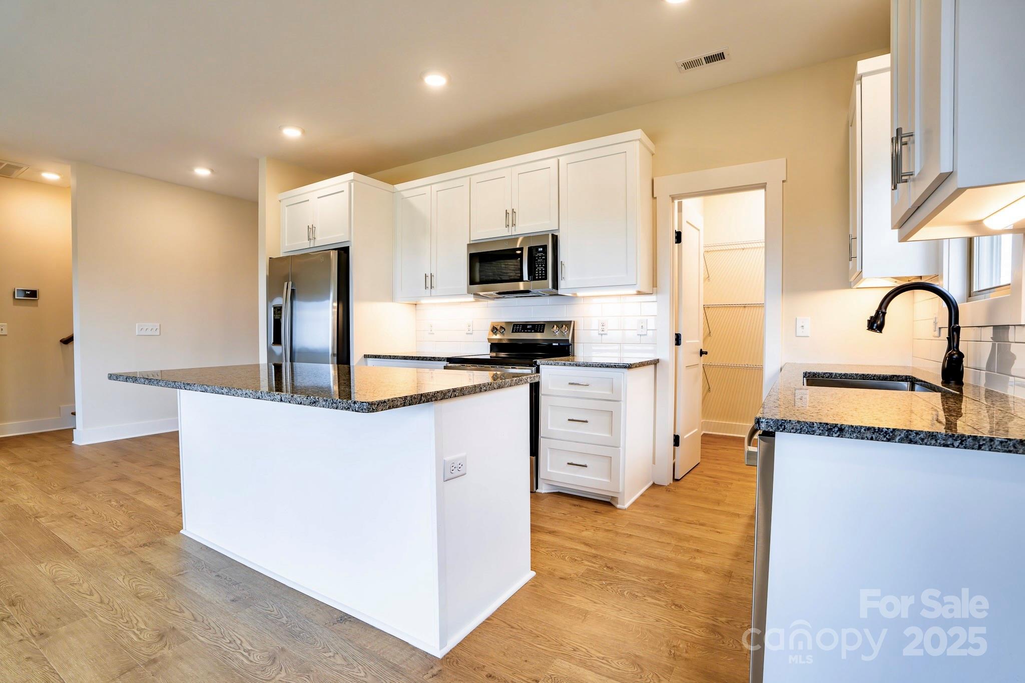 1387 River Club Ridge — Lenoir