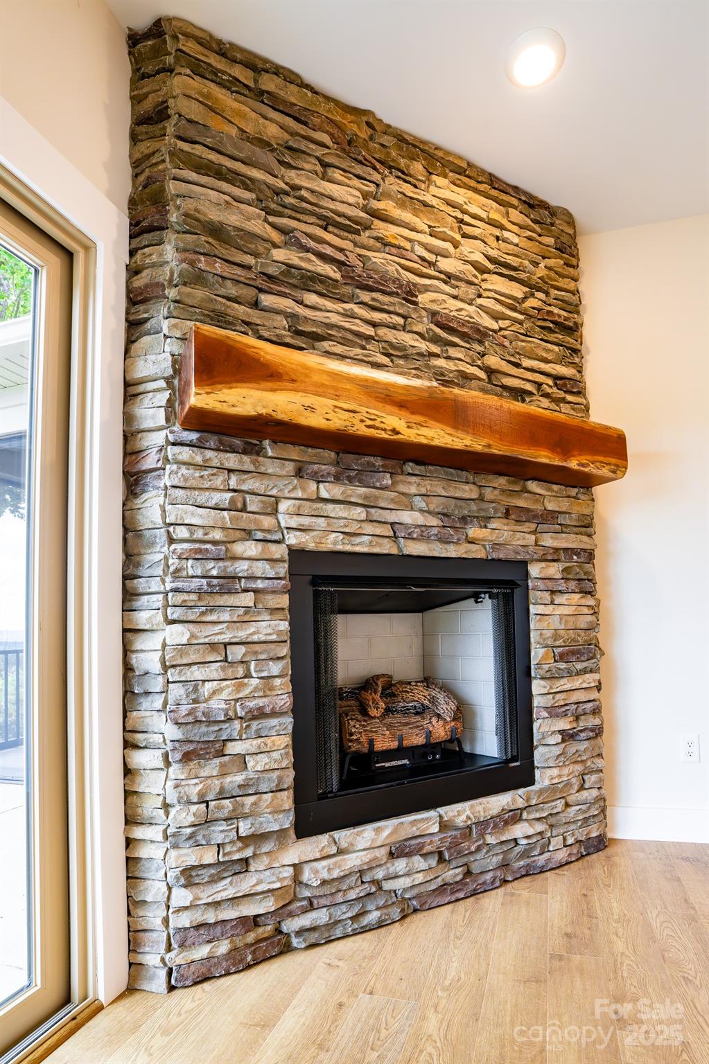 1387 River Club Ridge — Lenoir
