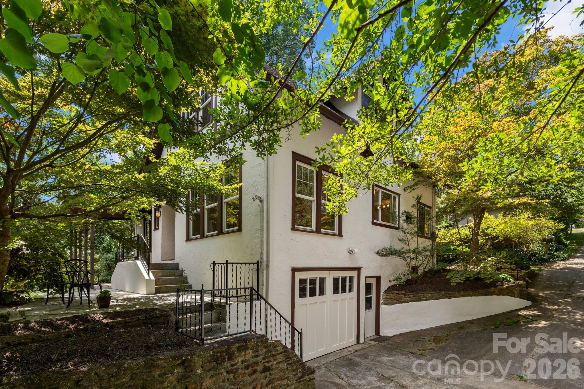 108 Lakewood Drive — Asheville