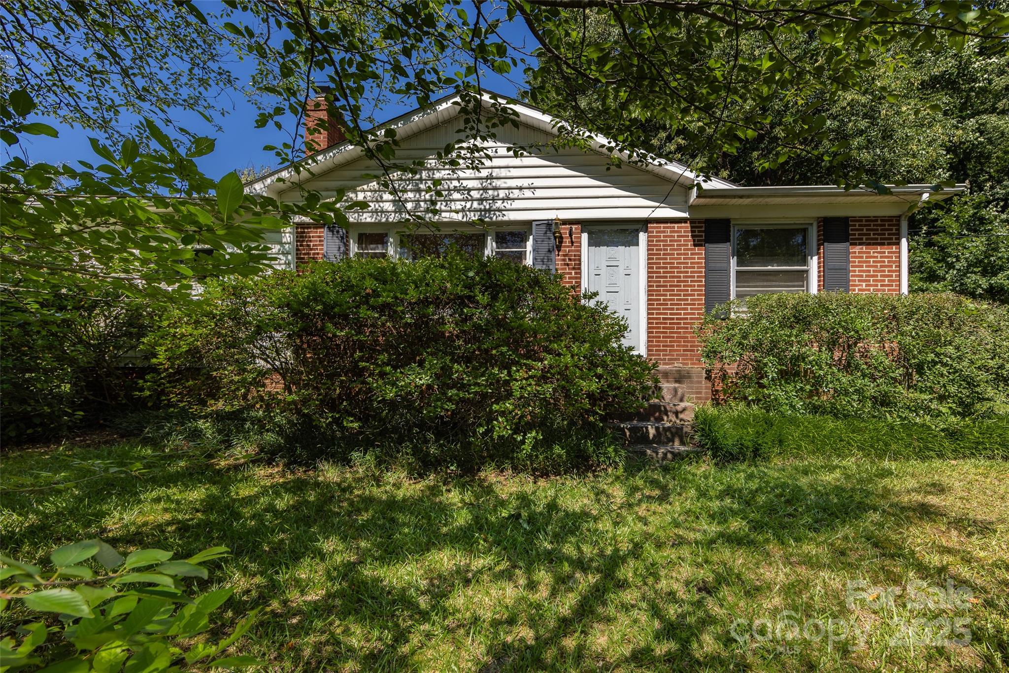 2001 Mcdonald Drive — Charlotte
