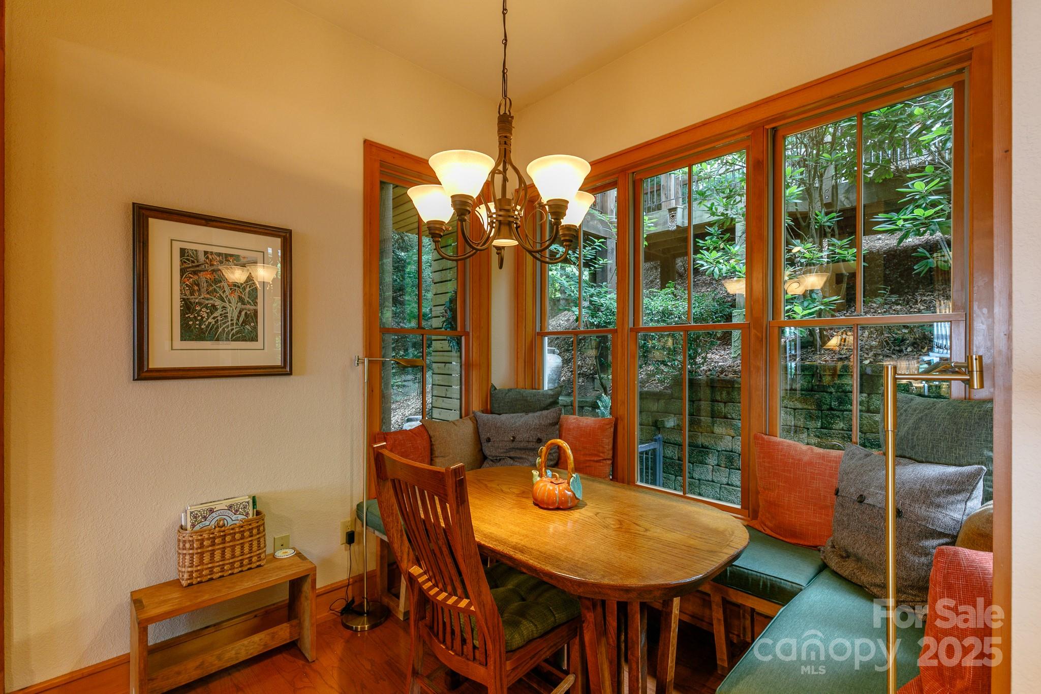 47 Creekside Way #H/102 — Burnsville