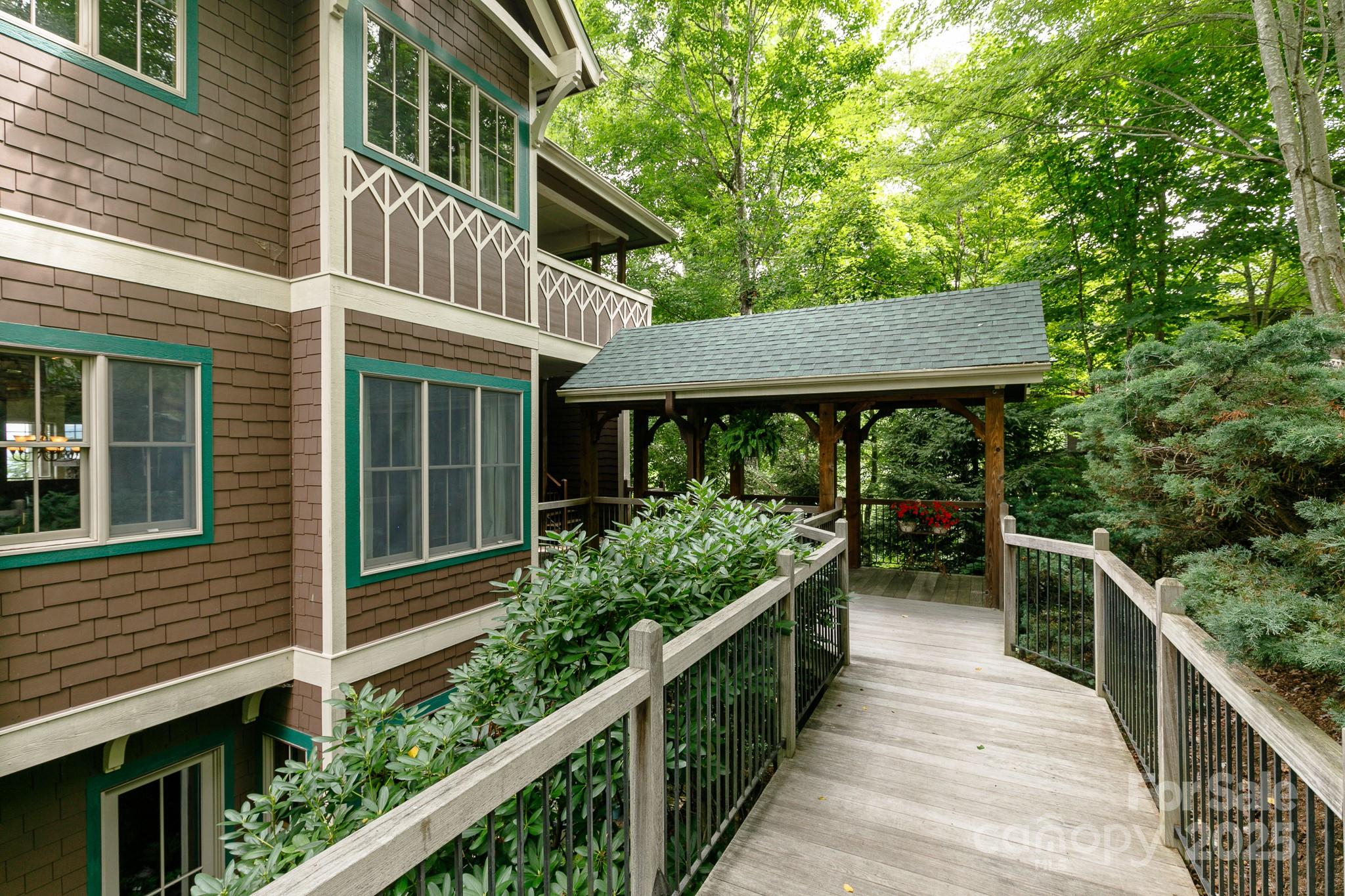 47 Creekside Way #H/102 — Burnsville