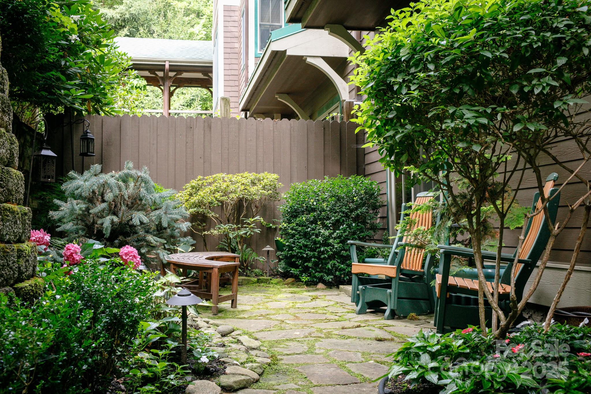 47 Creekside Way #H/102 — Burnsville