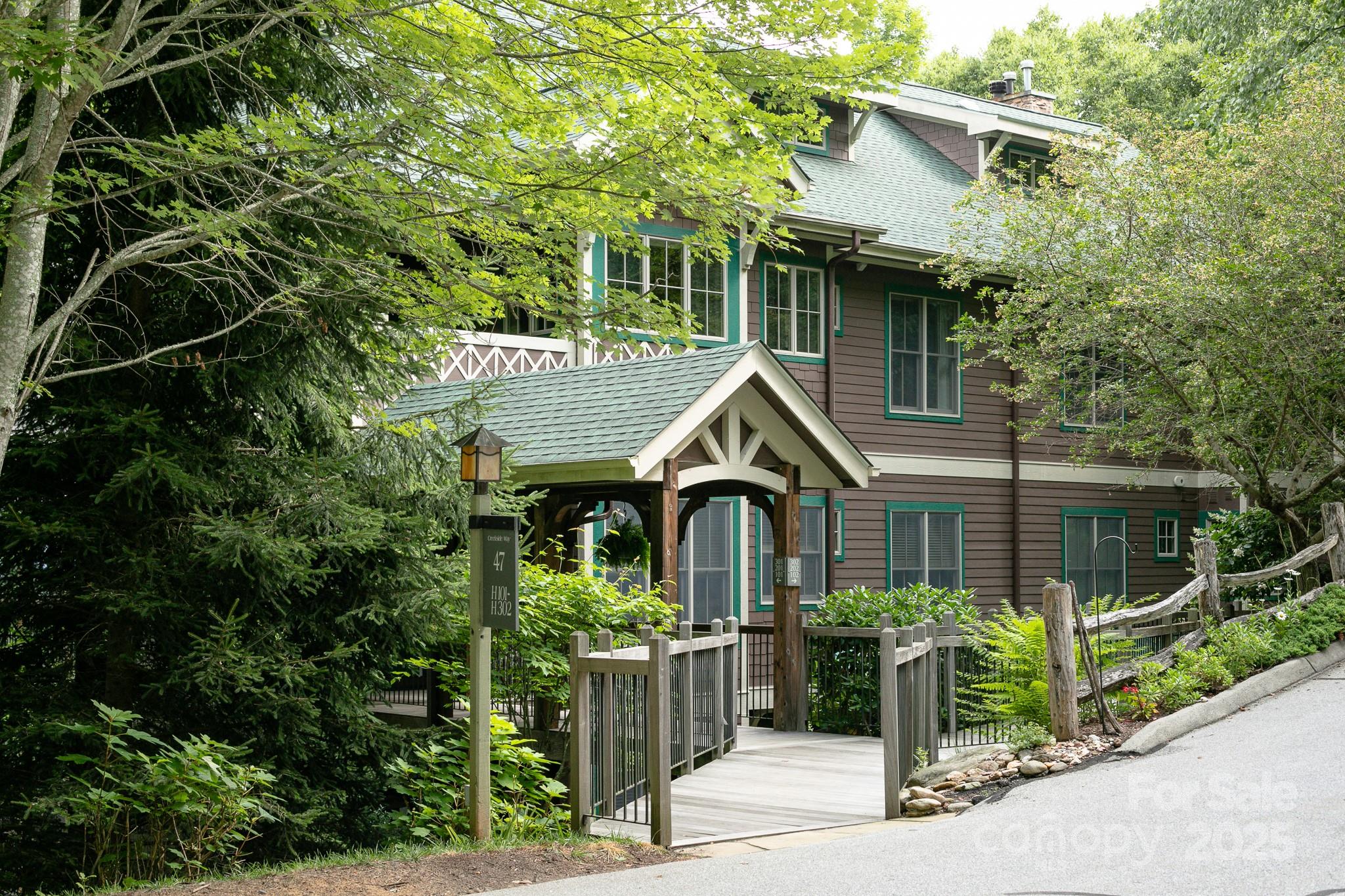 47 Creekside Way #H/102 — Burnsville