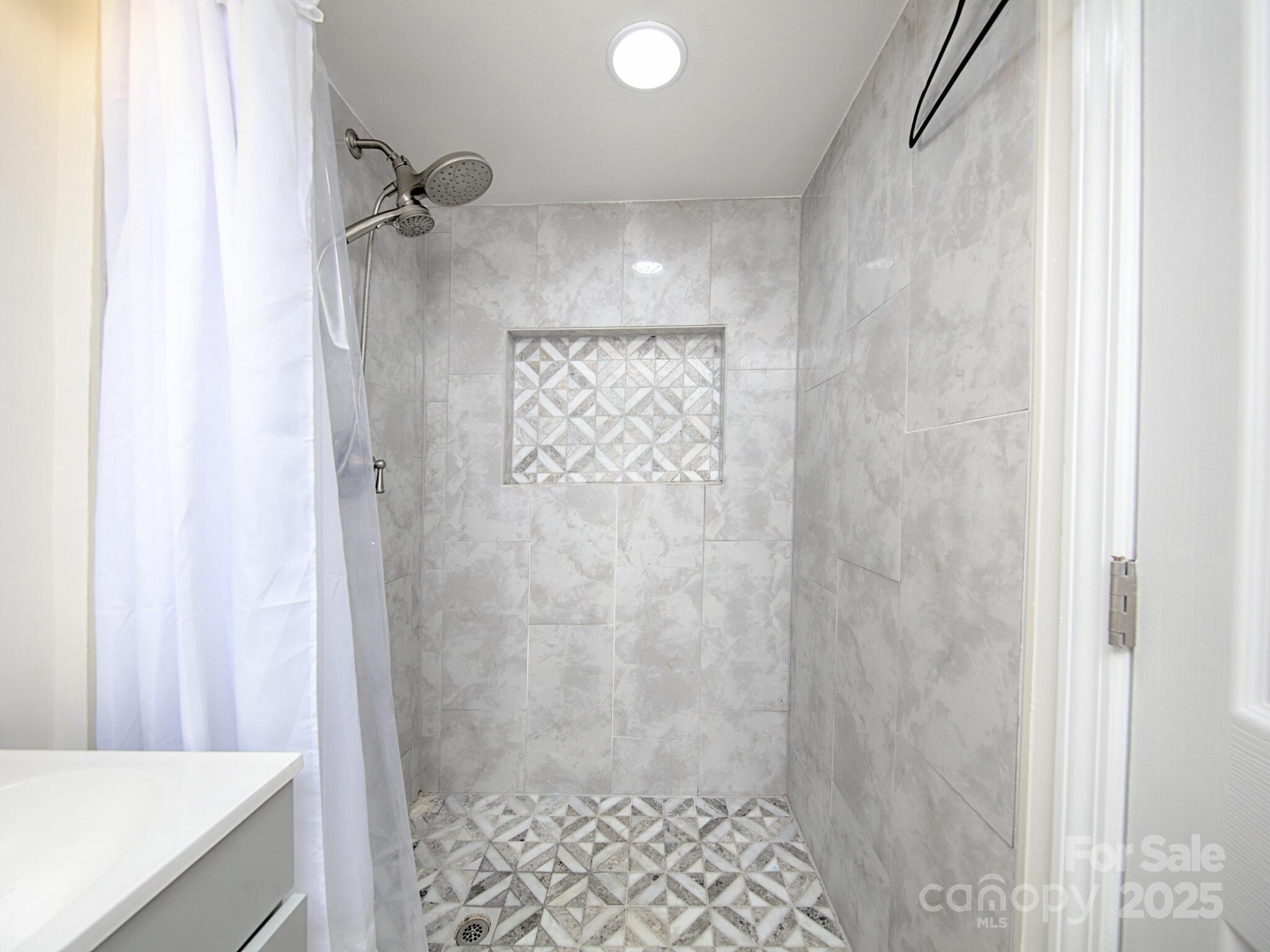 3119 Hickory Highway — Statesville