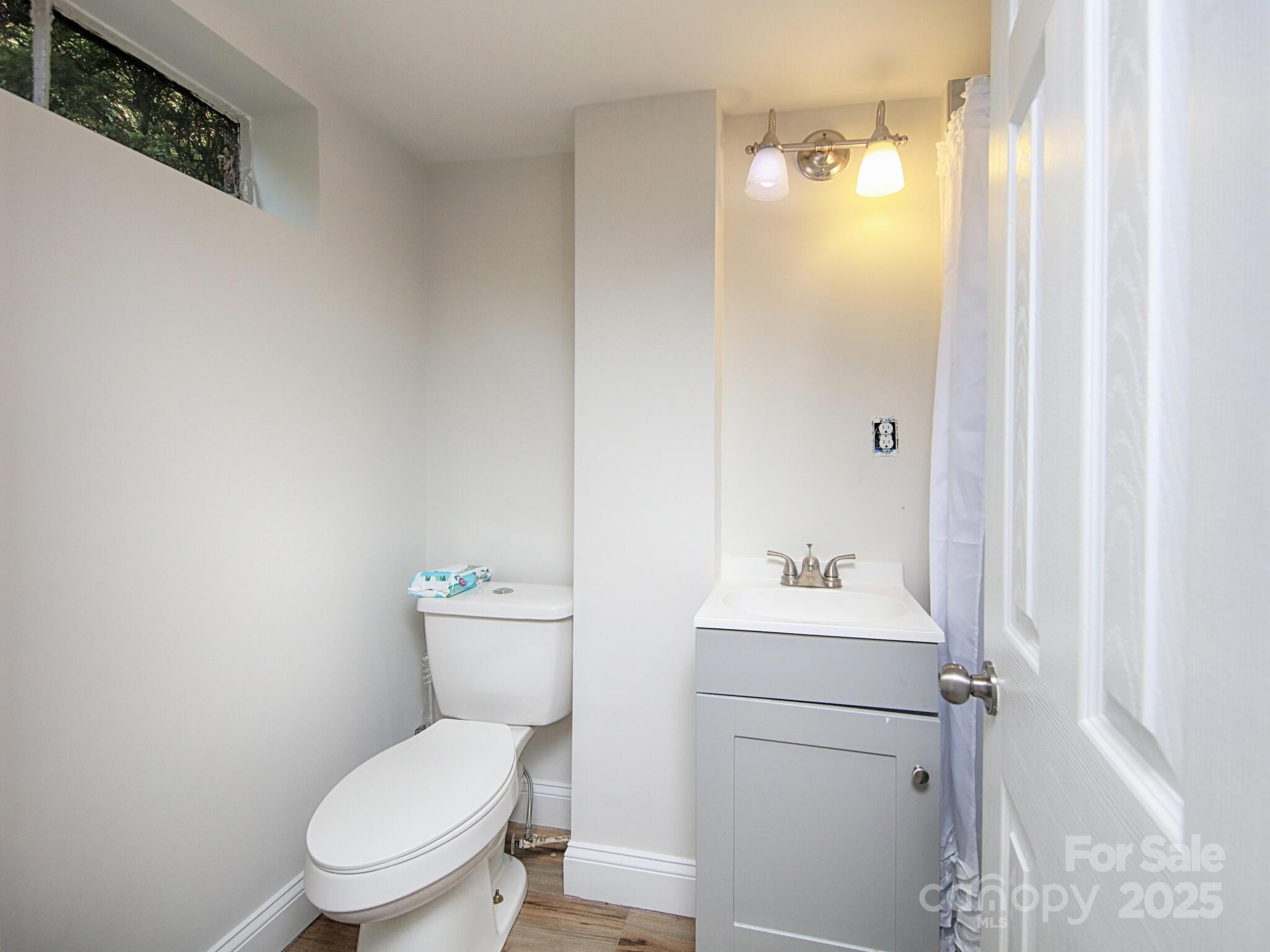 3119 Hickory Highway — Statesville