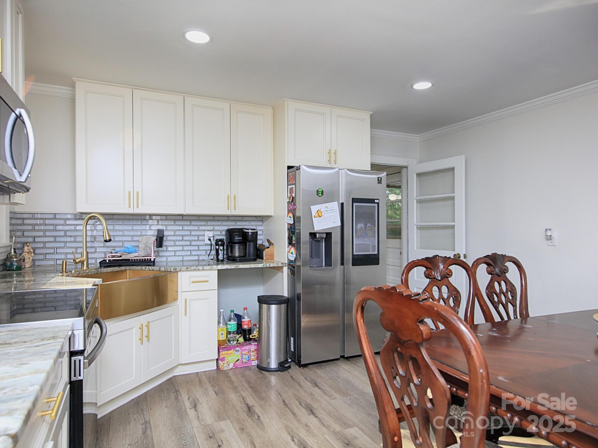 3119 Hickory Highway — Statesville