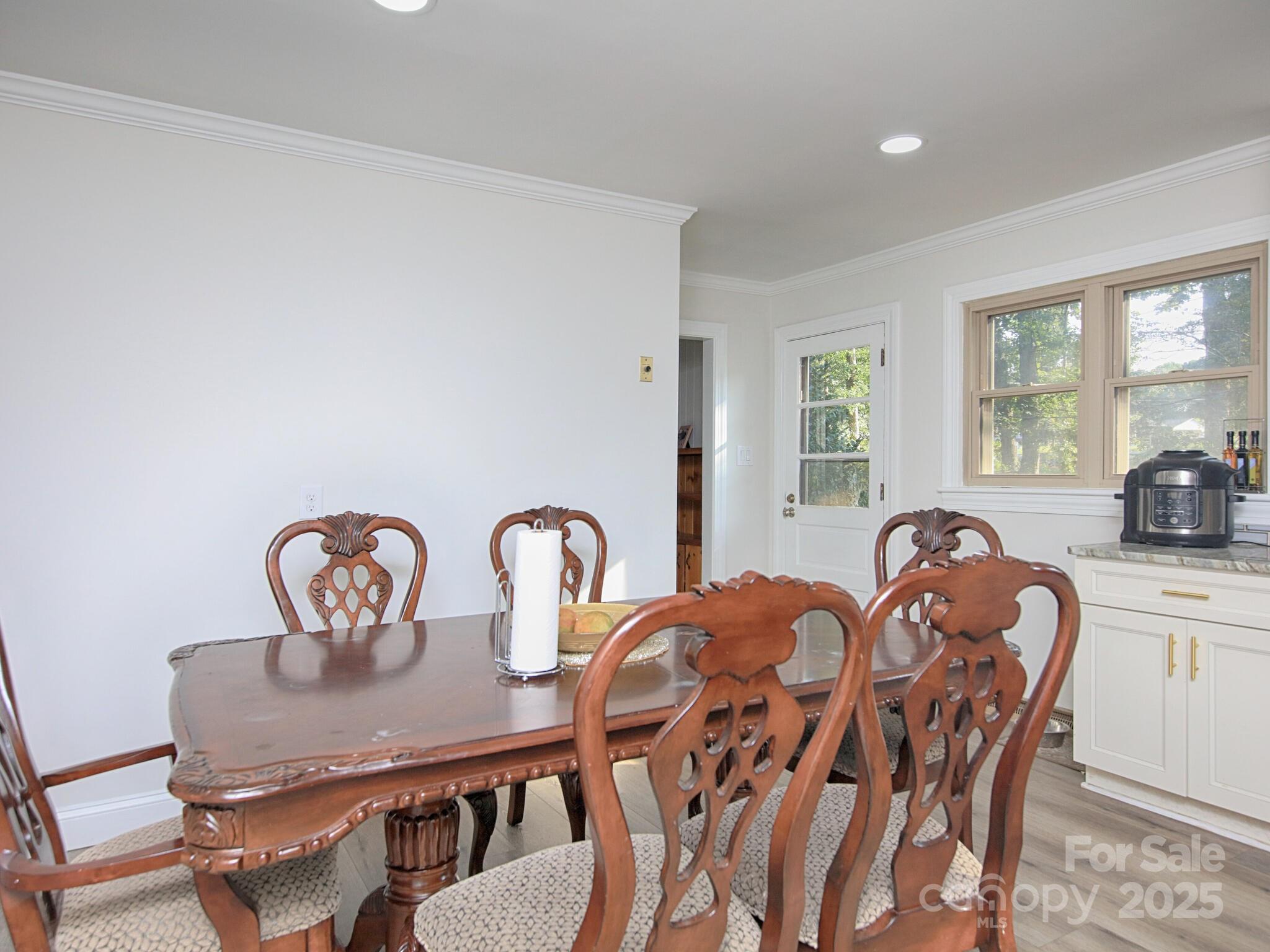 3119 Hickory Highway — Statesville