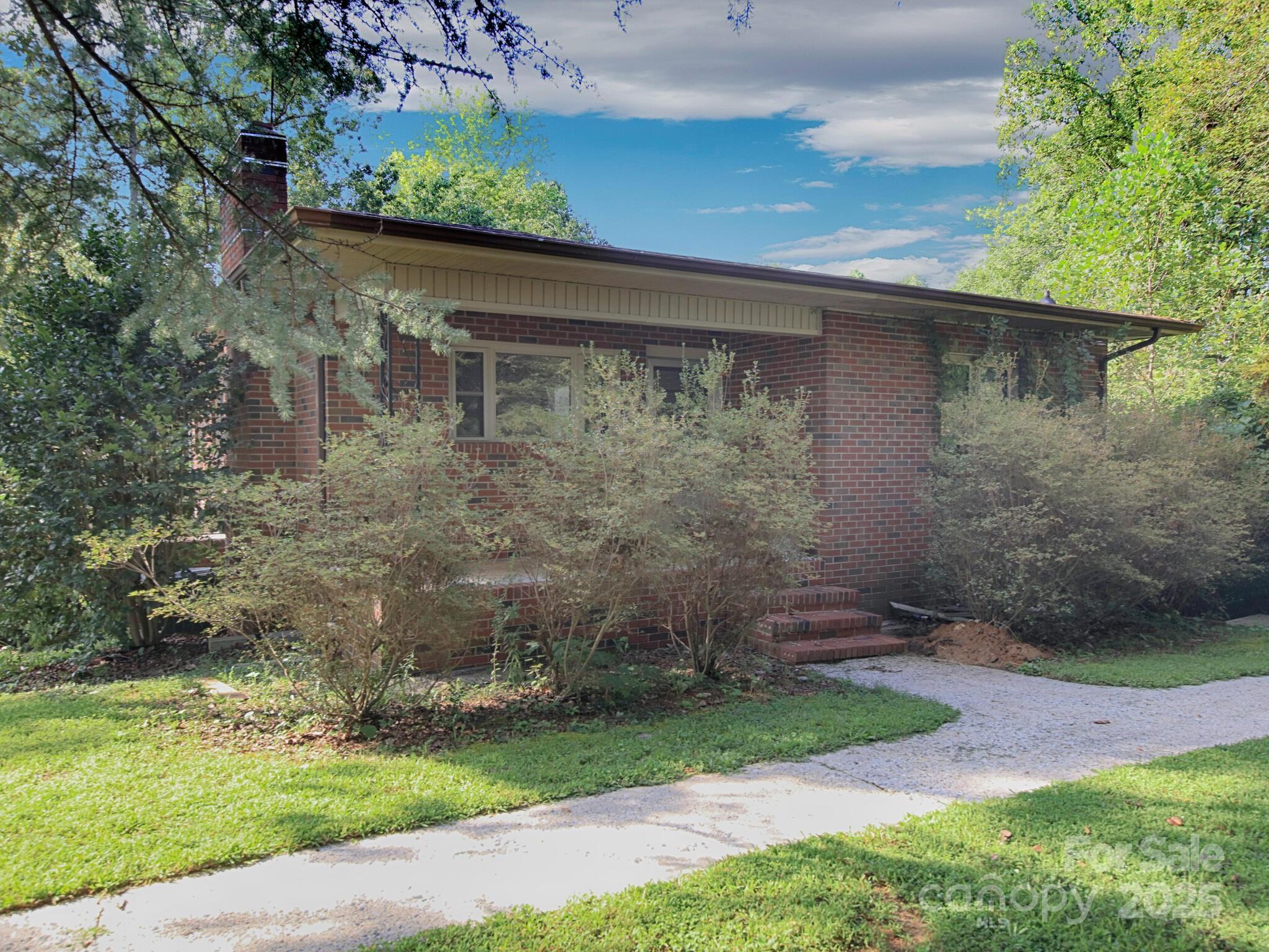 3119 Hickory Highway — Statesville