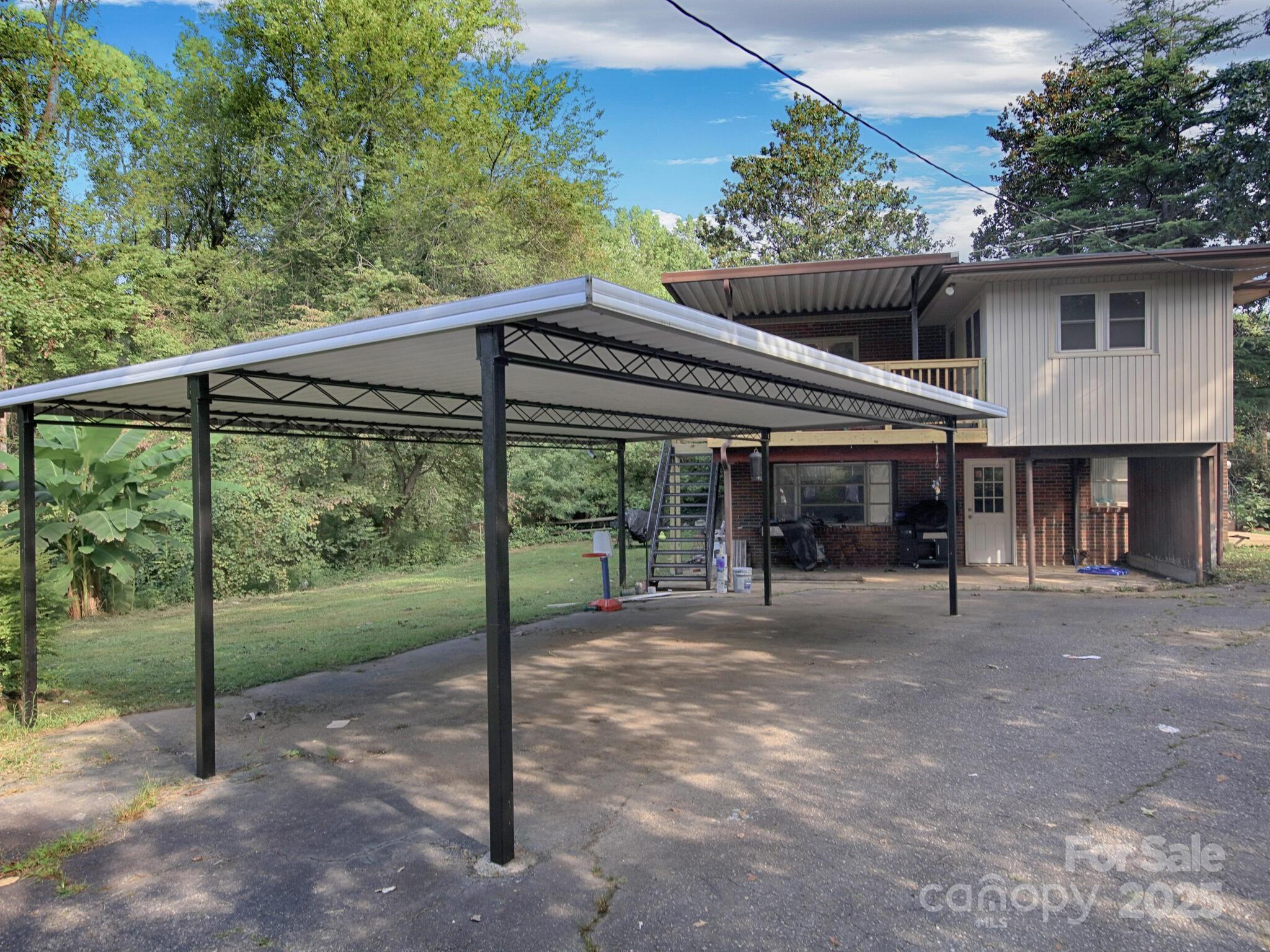 3119 Hickory Highway — Statesville