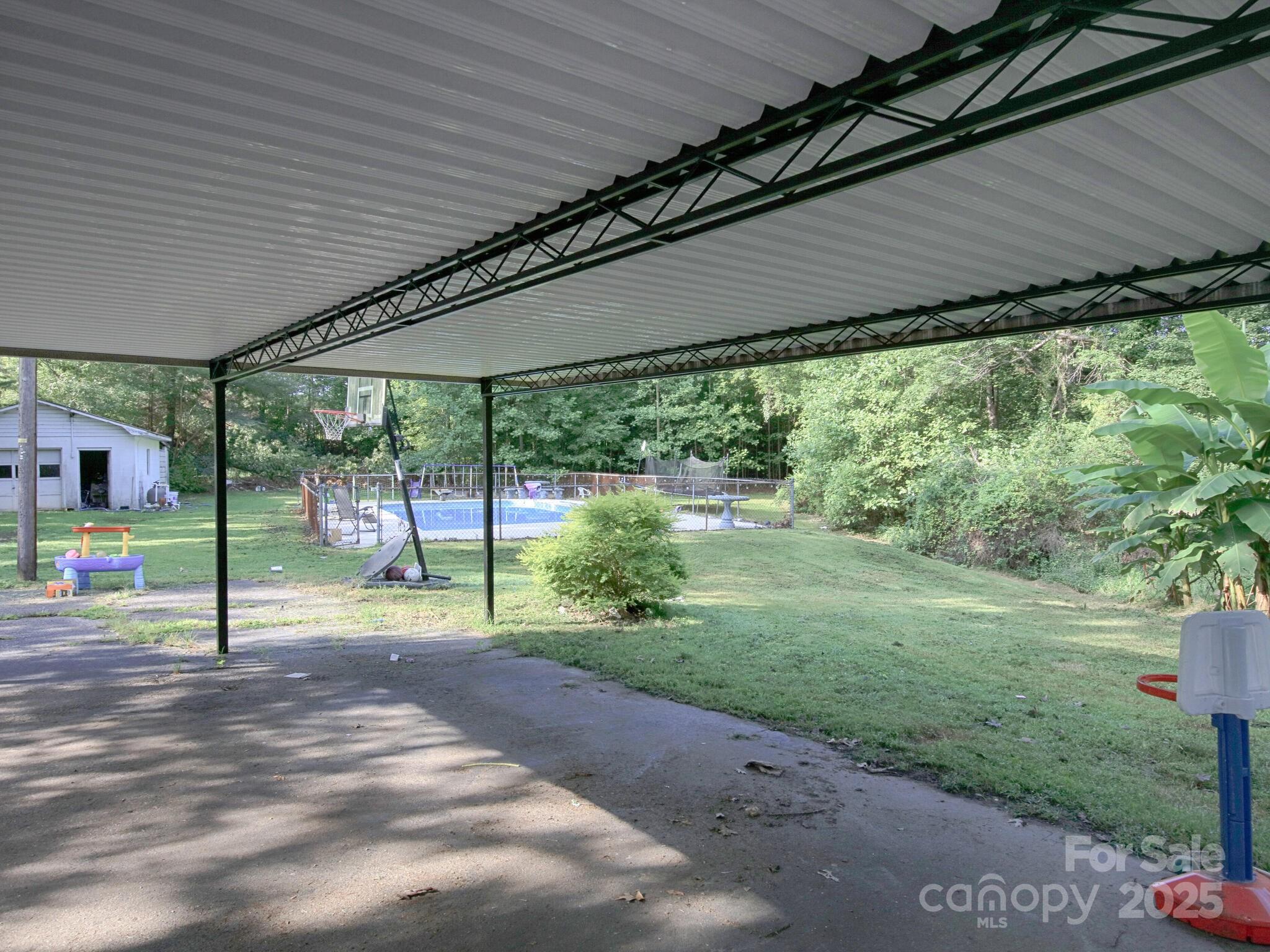 3119 Hickory Highway — Statesville