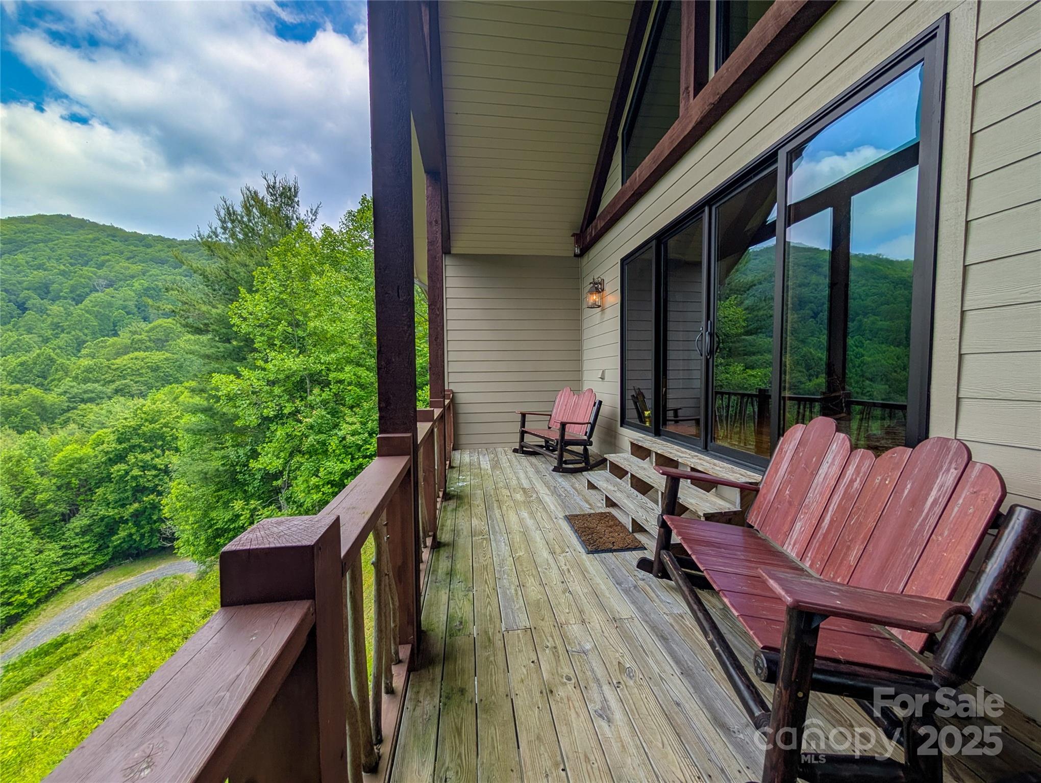 72 Pilgrims Lane — Burnsville