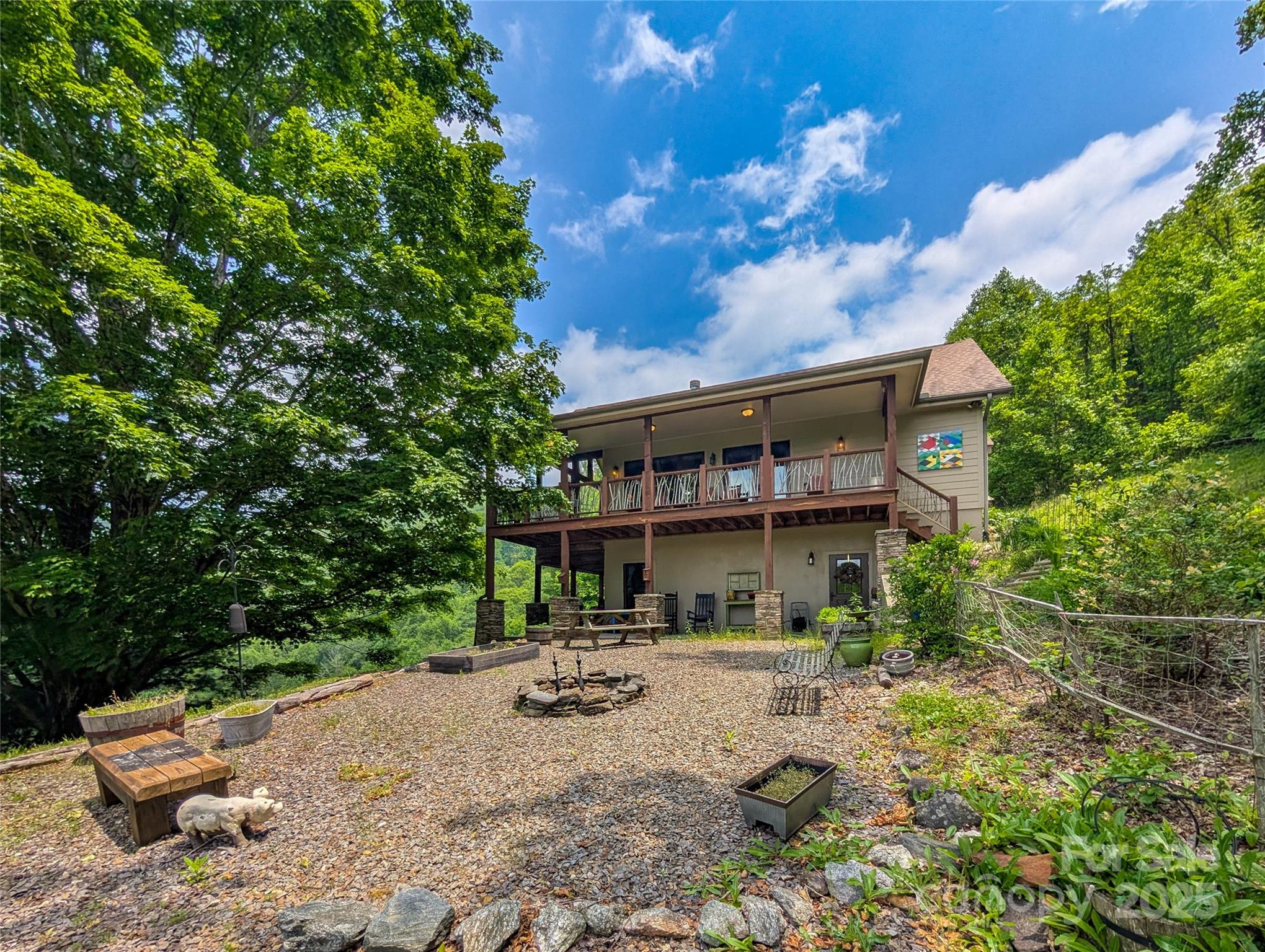 72 Pilgrims Lane — Burnsville