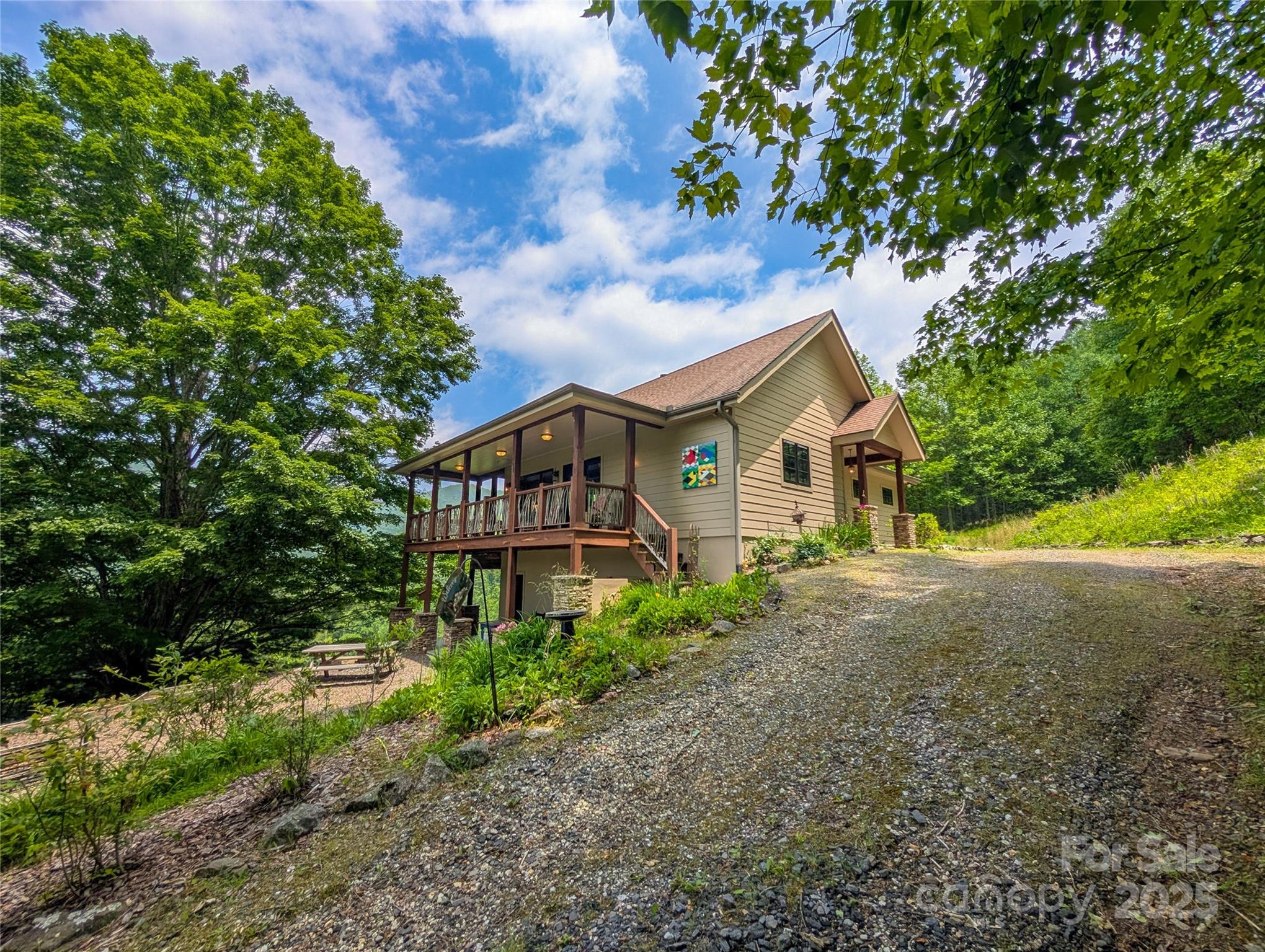 72 Pilgrims Lane — Burnsville