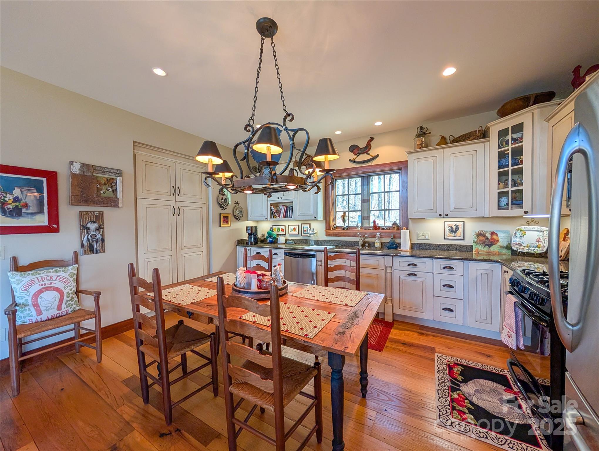 72 Pilgrims Lane — Burnsville