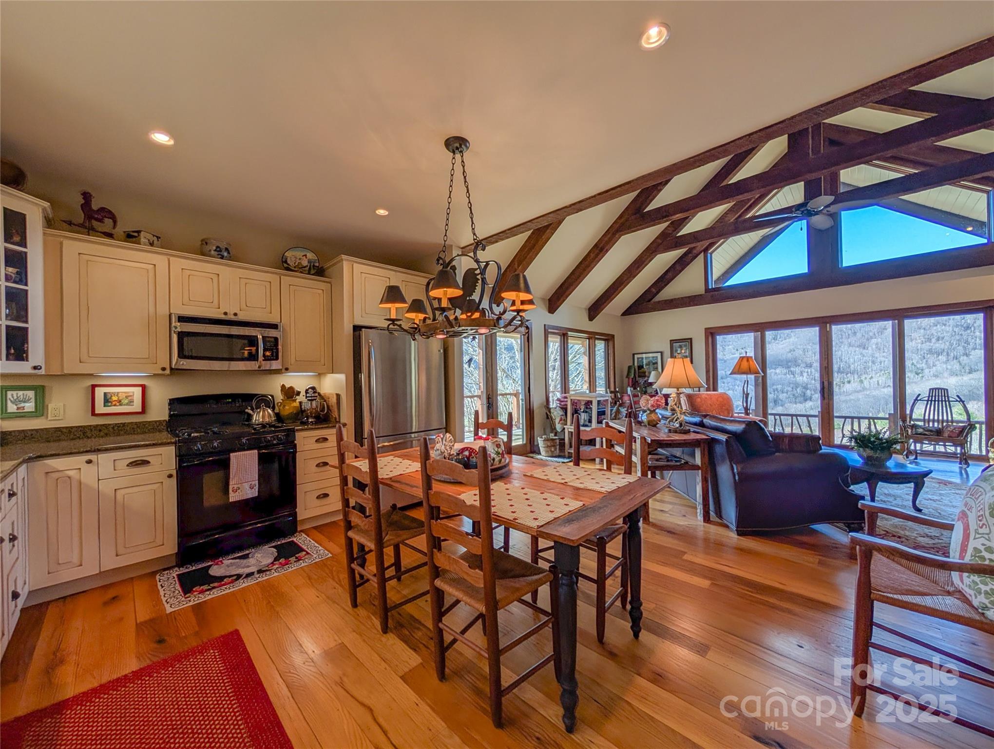 72 Pilgrims Lane — Burnsville