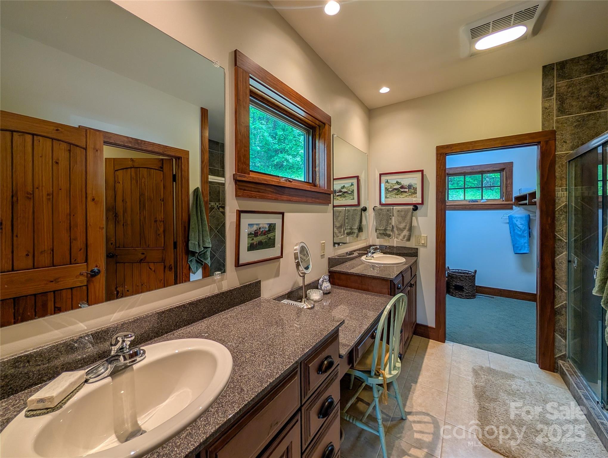 72 Pilgrims Lane — Burnsville