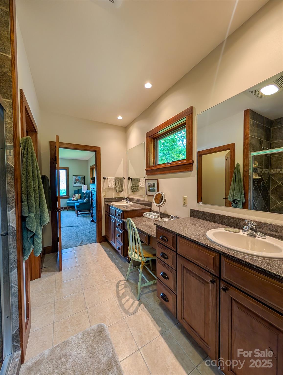 72 Pilgrims Lane — Burnsville