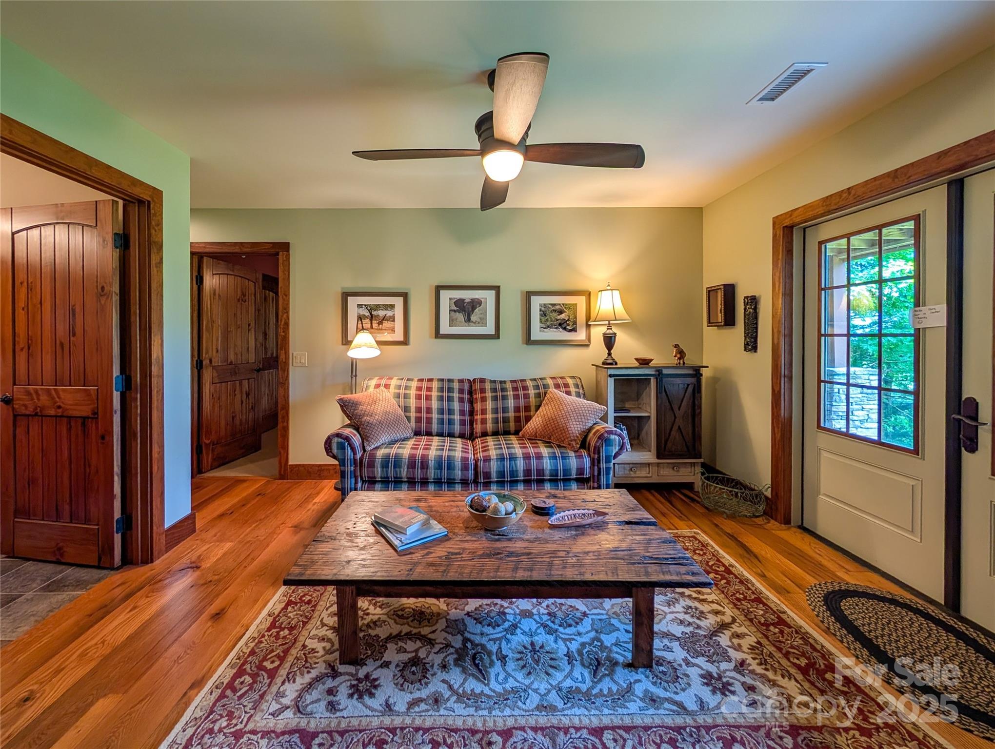 72 Pilgrims Lane — Burnsville