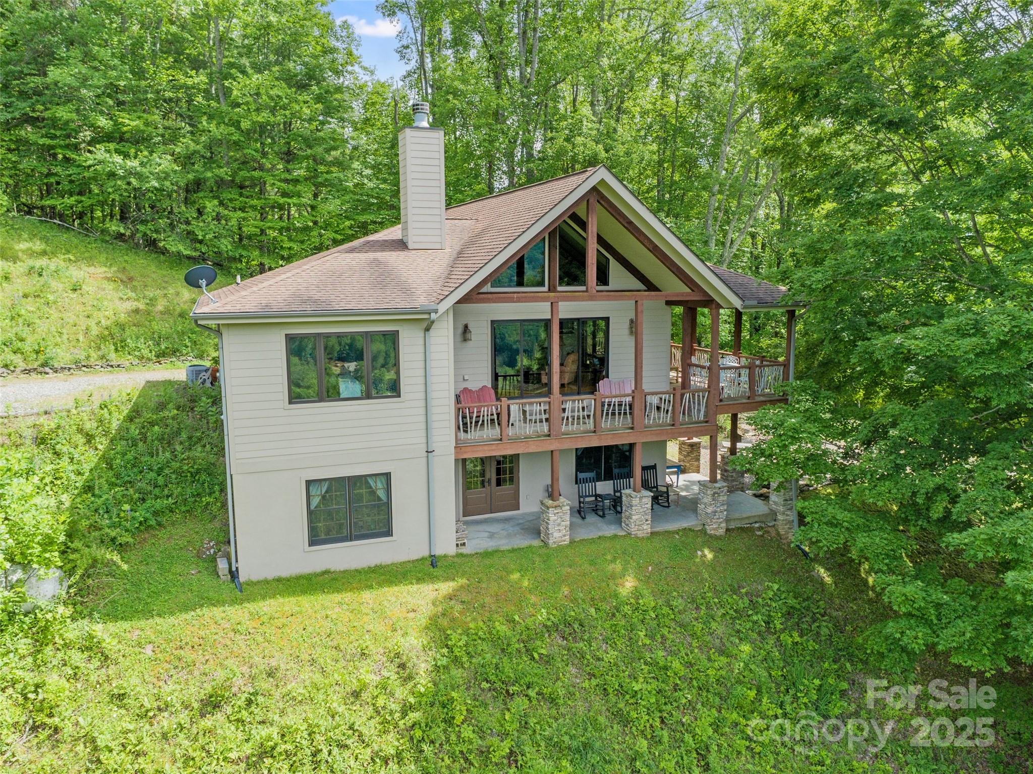 72 Pilgrims Lane — Burnsville