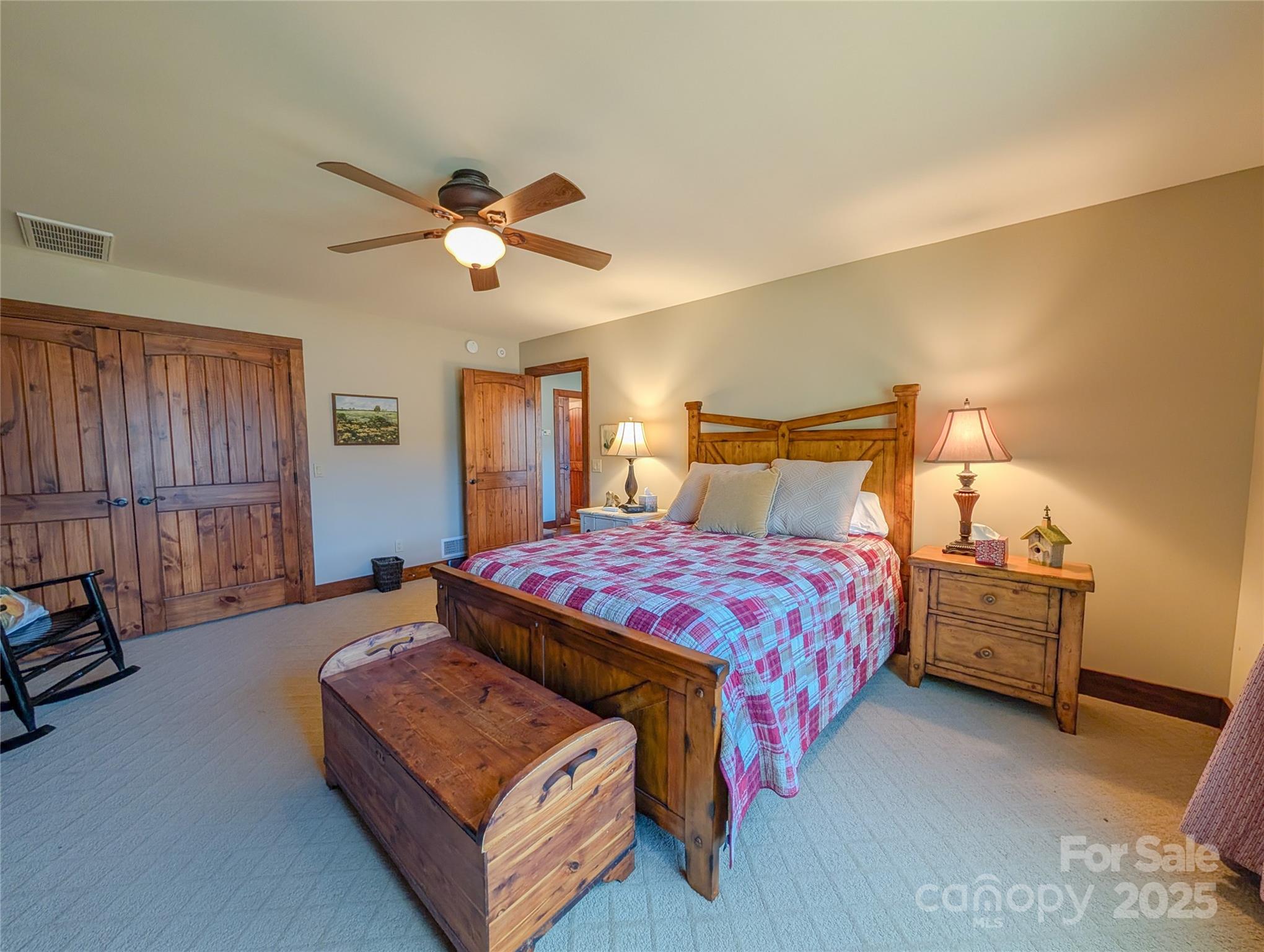 72 Pilgrims Lane — Burnsville