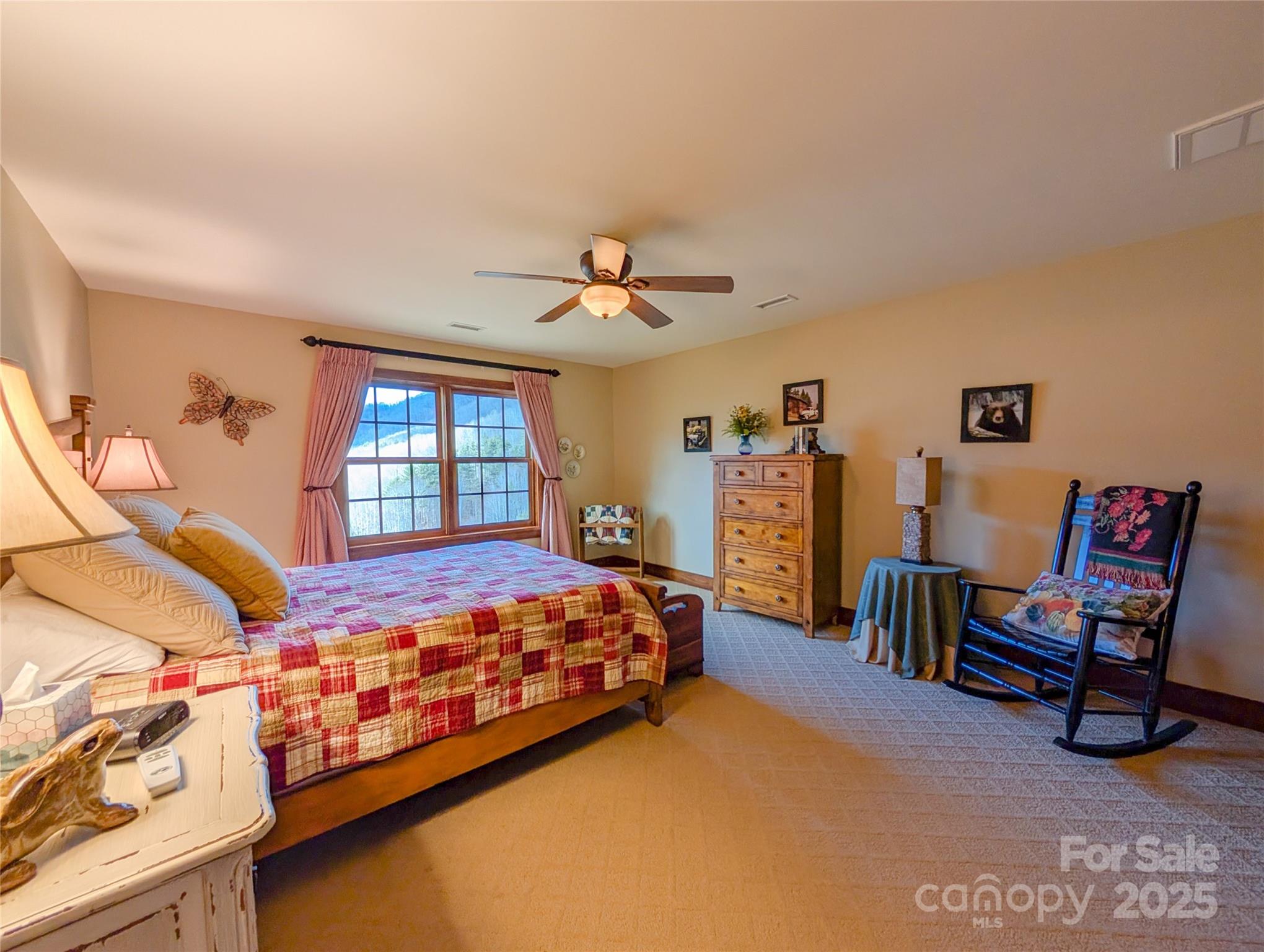 72 Pilgrims Lane — Burnsville