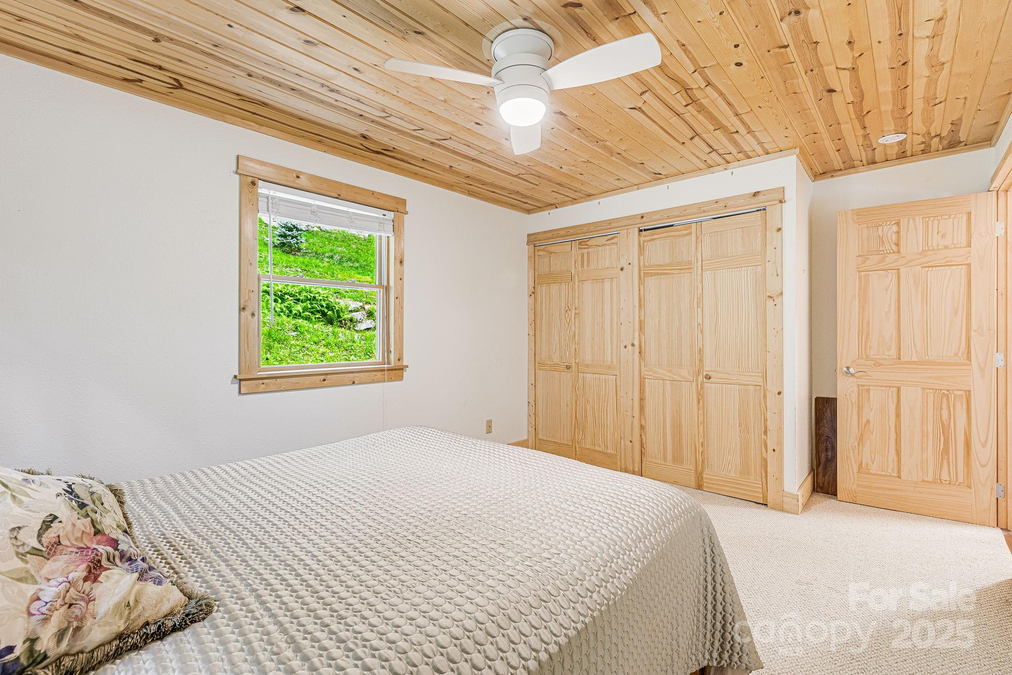 73 Oak Ridge Court #698 & 699 — Mars Hill