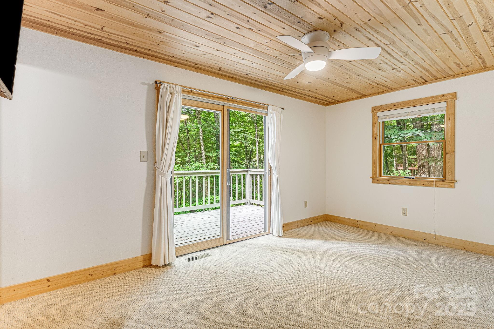 73 Oak Ridge Court #698 & 699 — Mars Hill