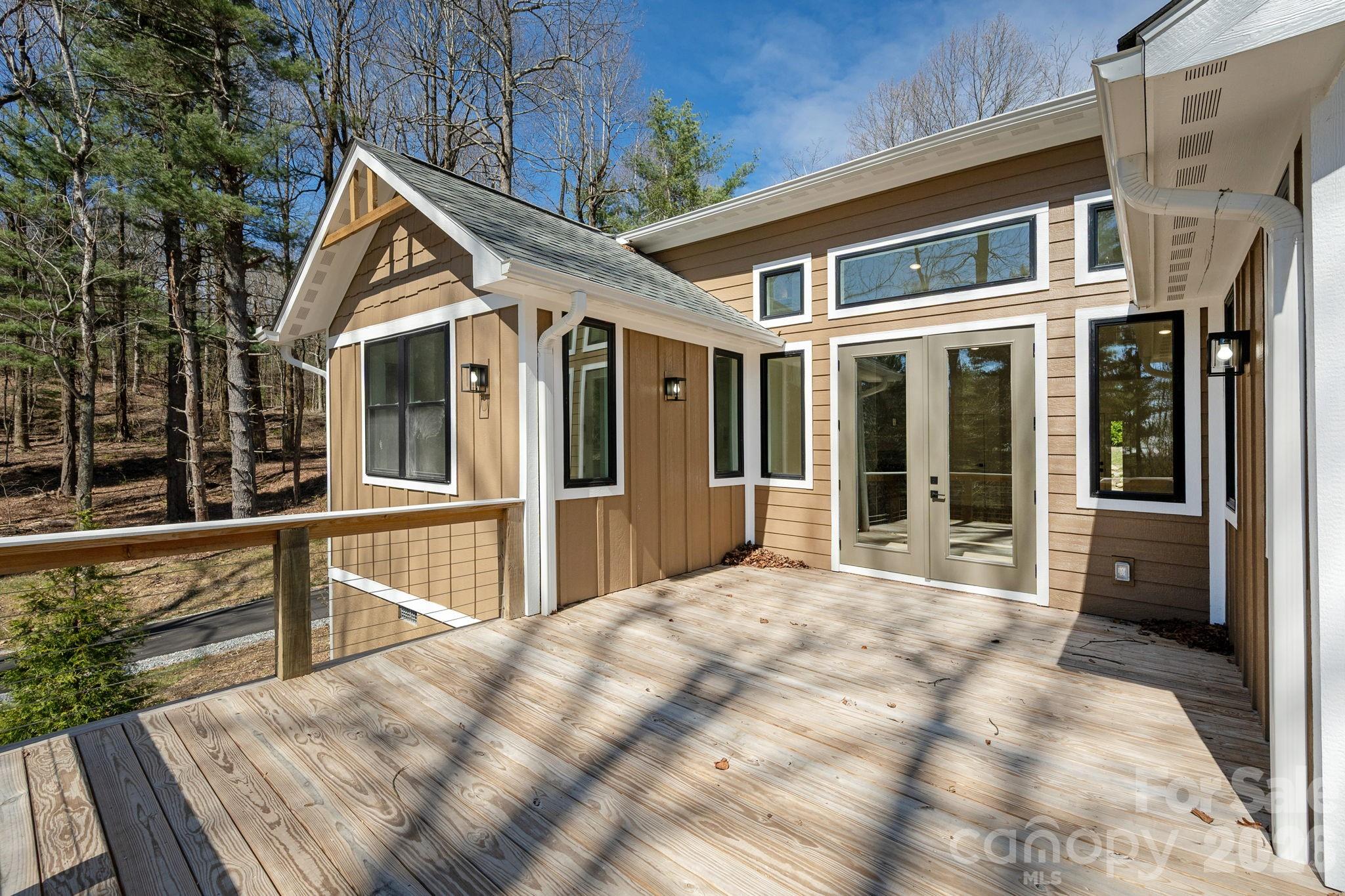 654 Hollybrook Drive — Flat Rock