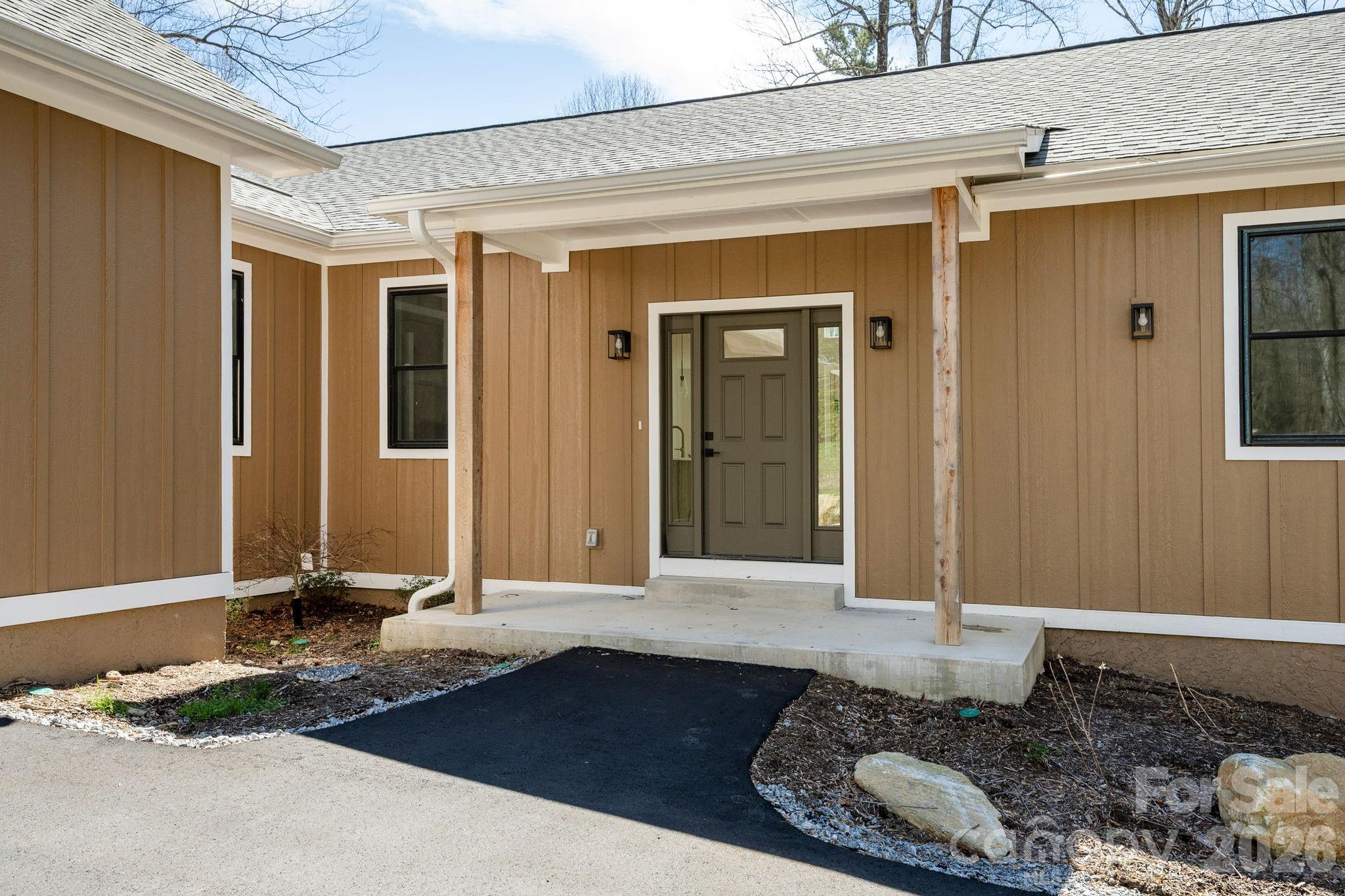 654 Hollybrook Drive — Flat Rock