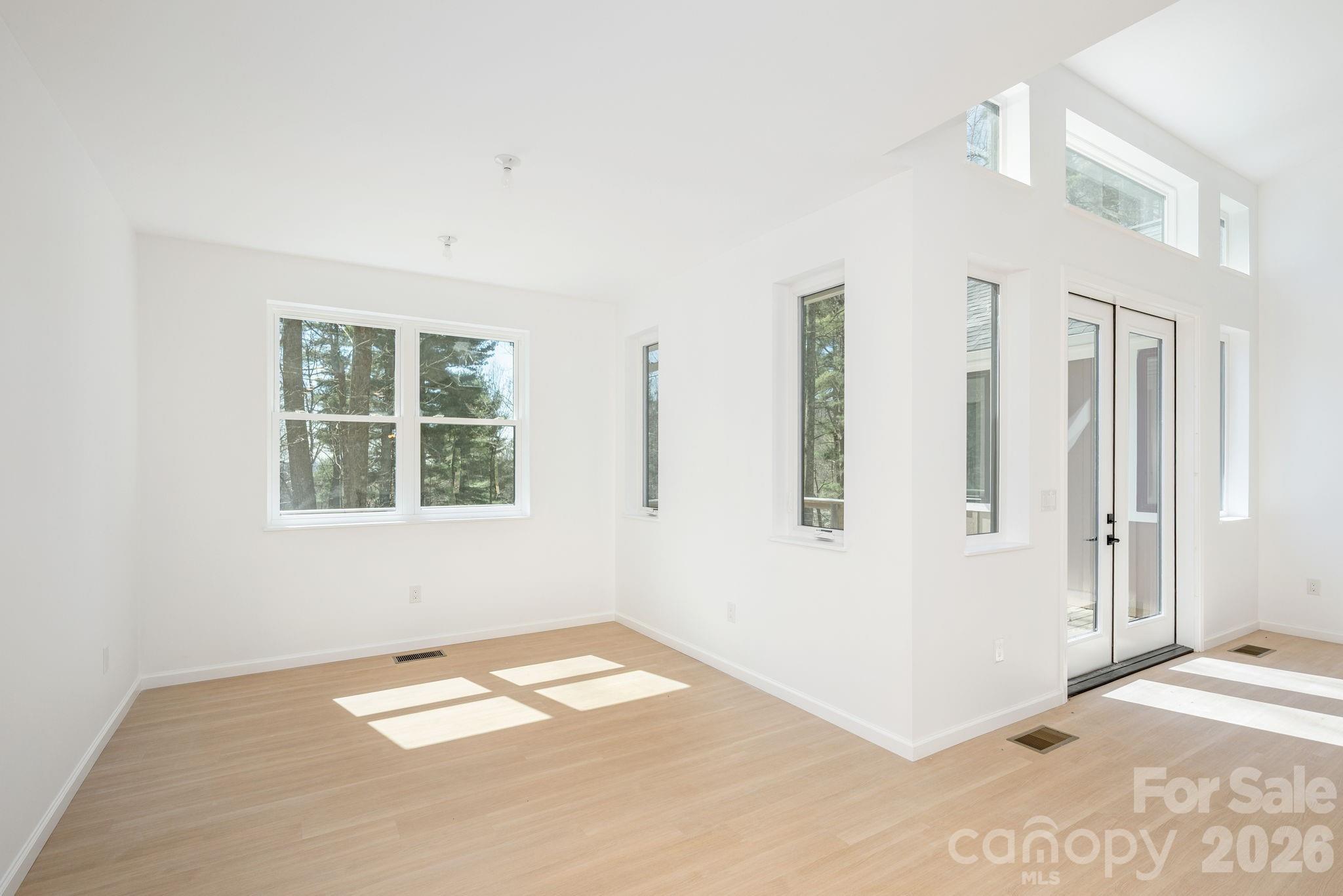 654 Hollybrook Drive — Flat Rock