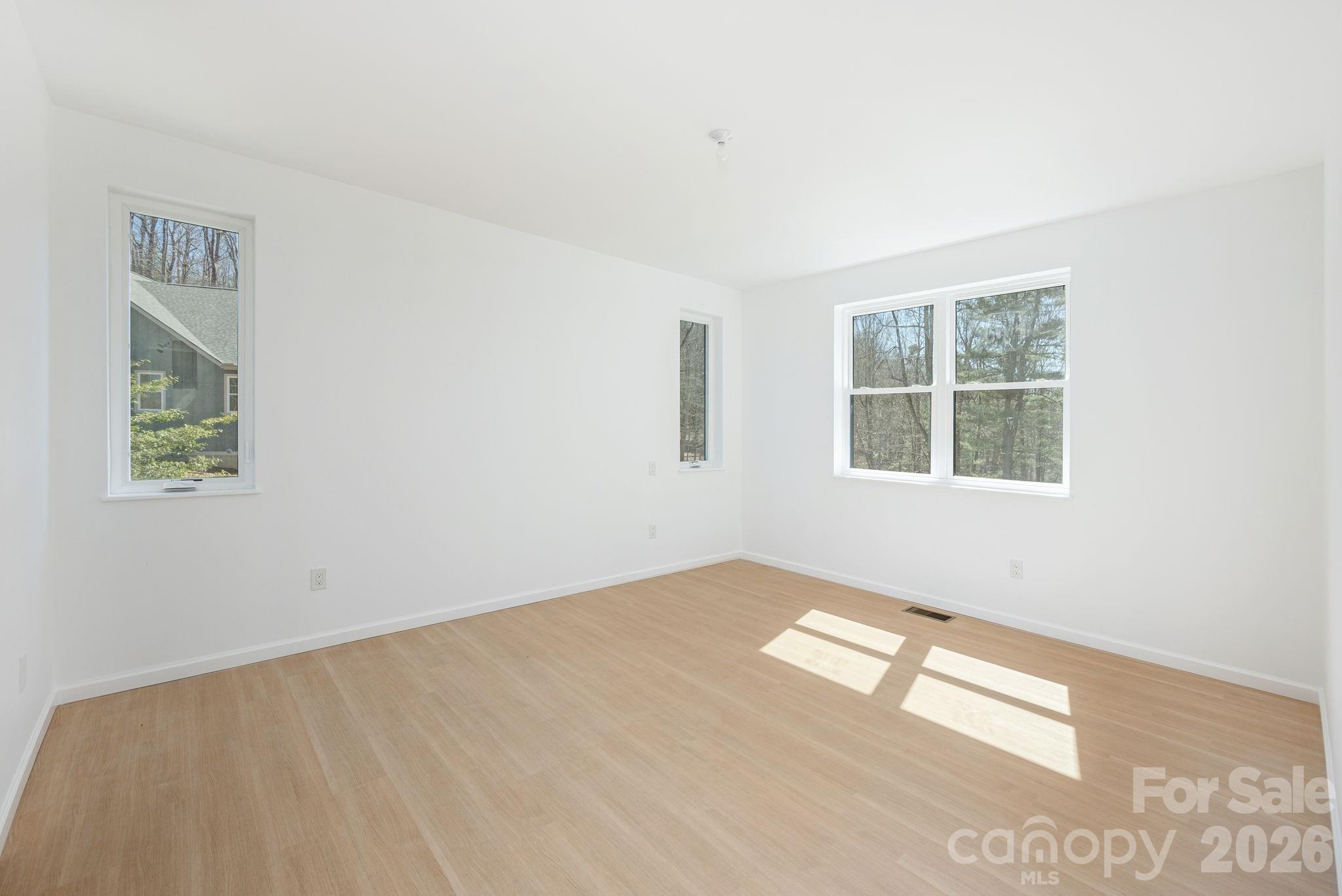 654 Hollybrook Drive — Flat Rock