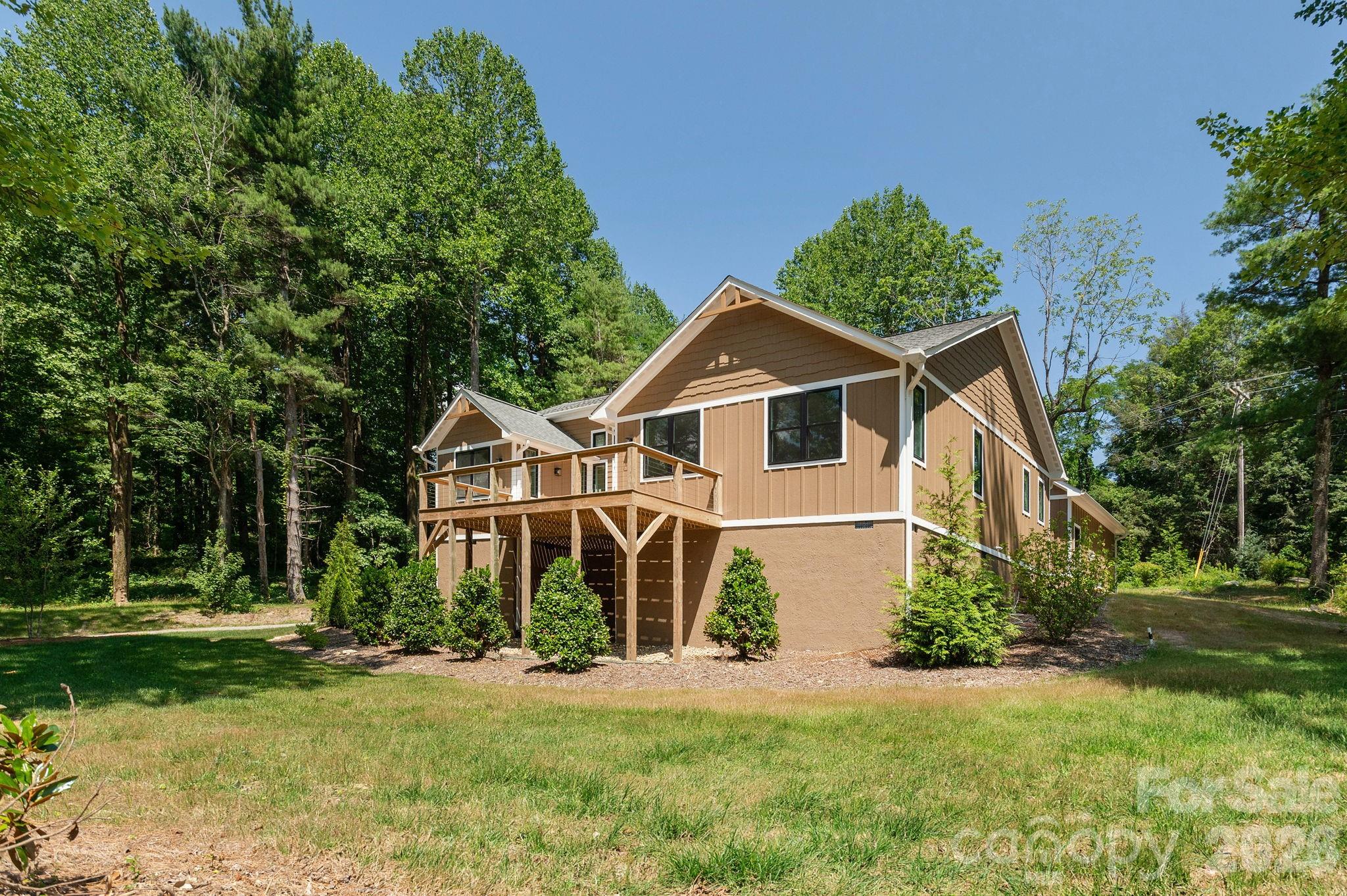 654 Hollybrook Drive — Flat Rock
