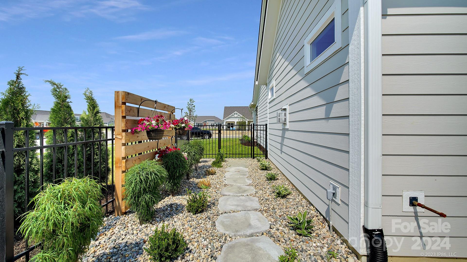 7567 Baybrooke Lane #35 — Harrisburg