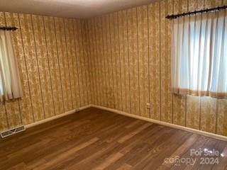 432 E MAGNOLIA Road — North Wilkesboro