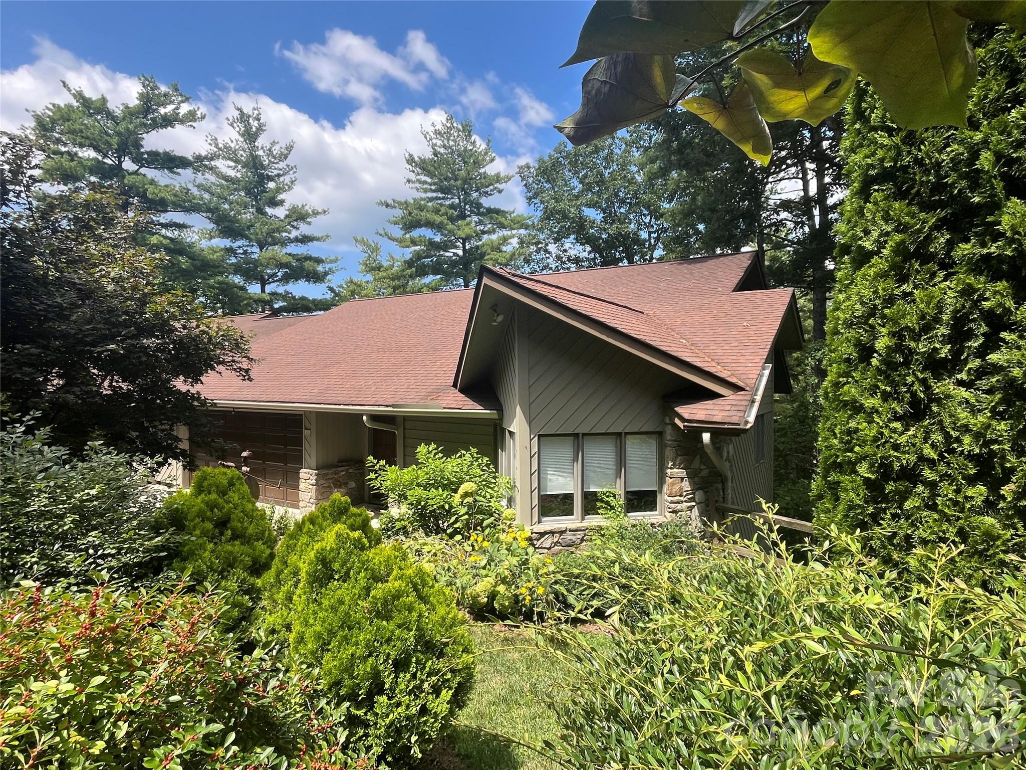 2902 Timber Trail — Asheville