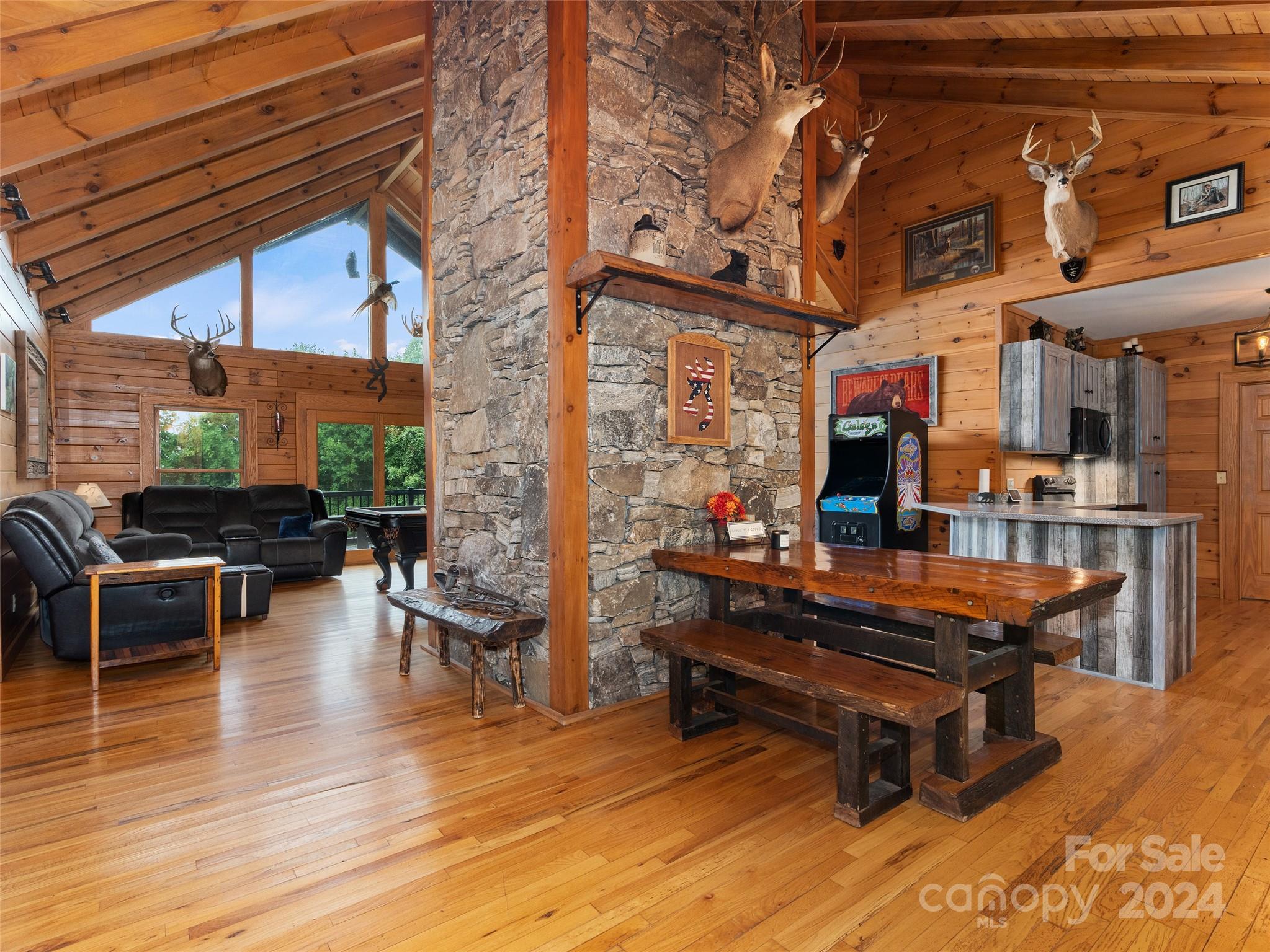 80 Austins Trail — Canton