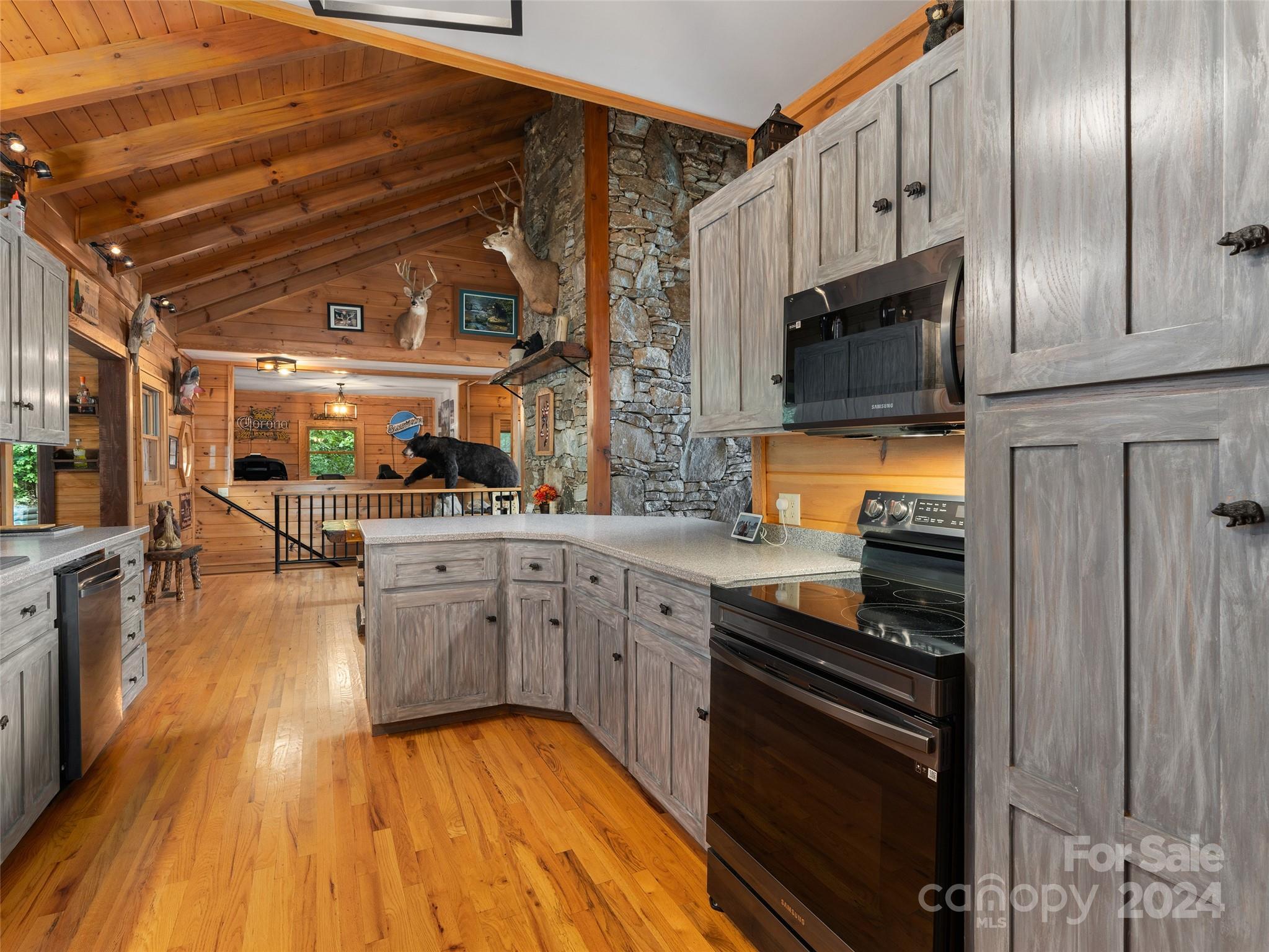 80 Austins Trail — Canton