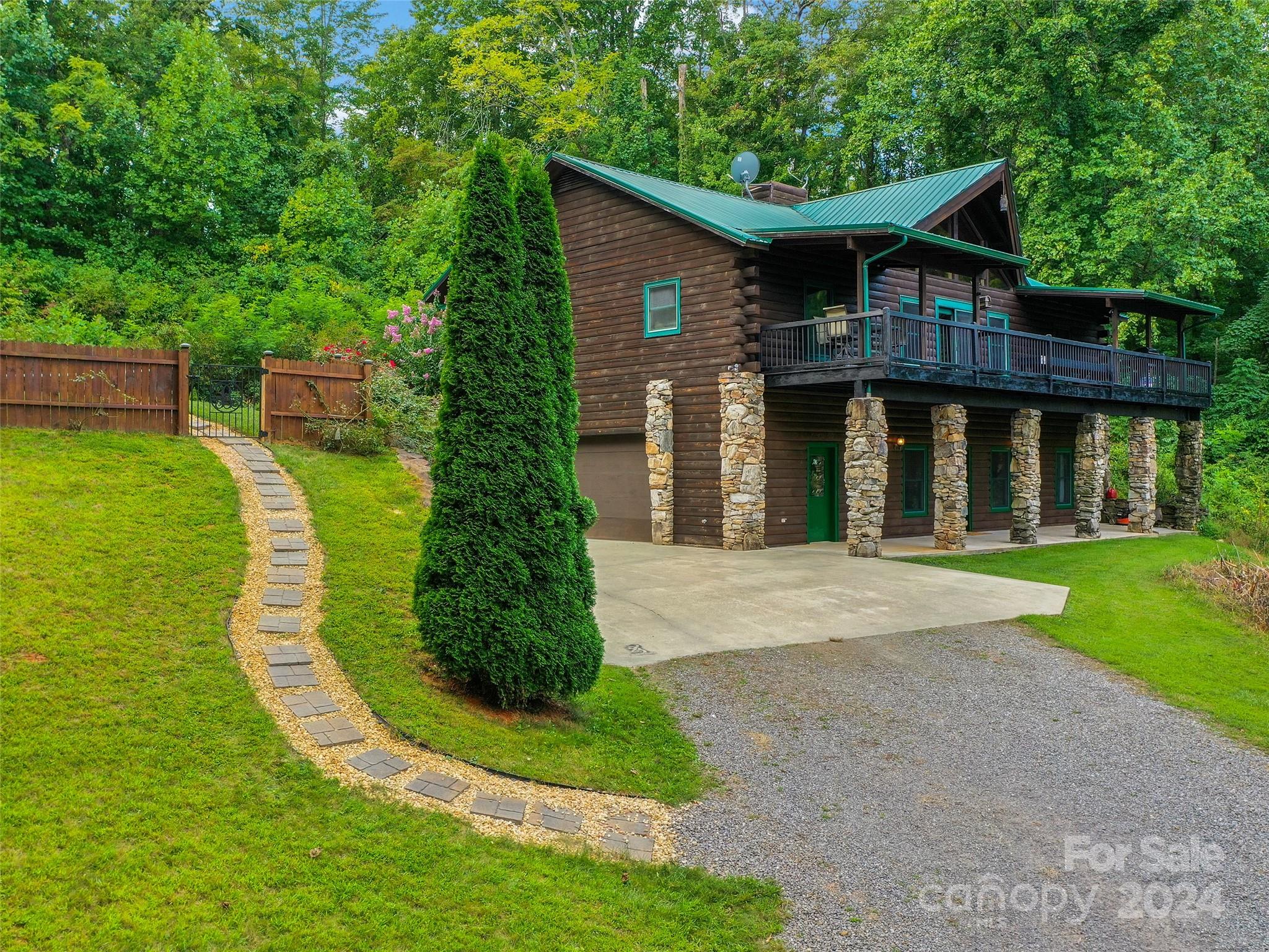 80 Austins Trail — Canton