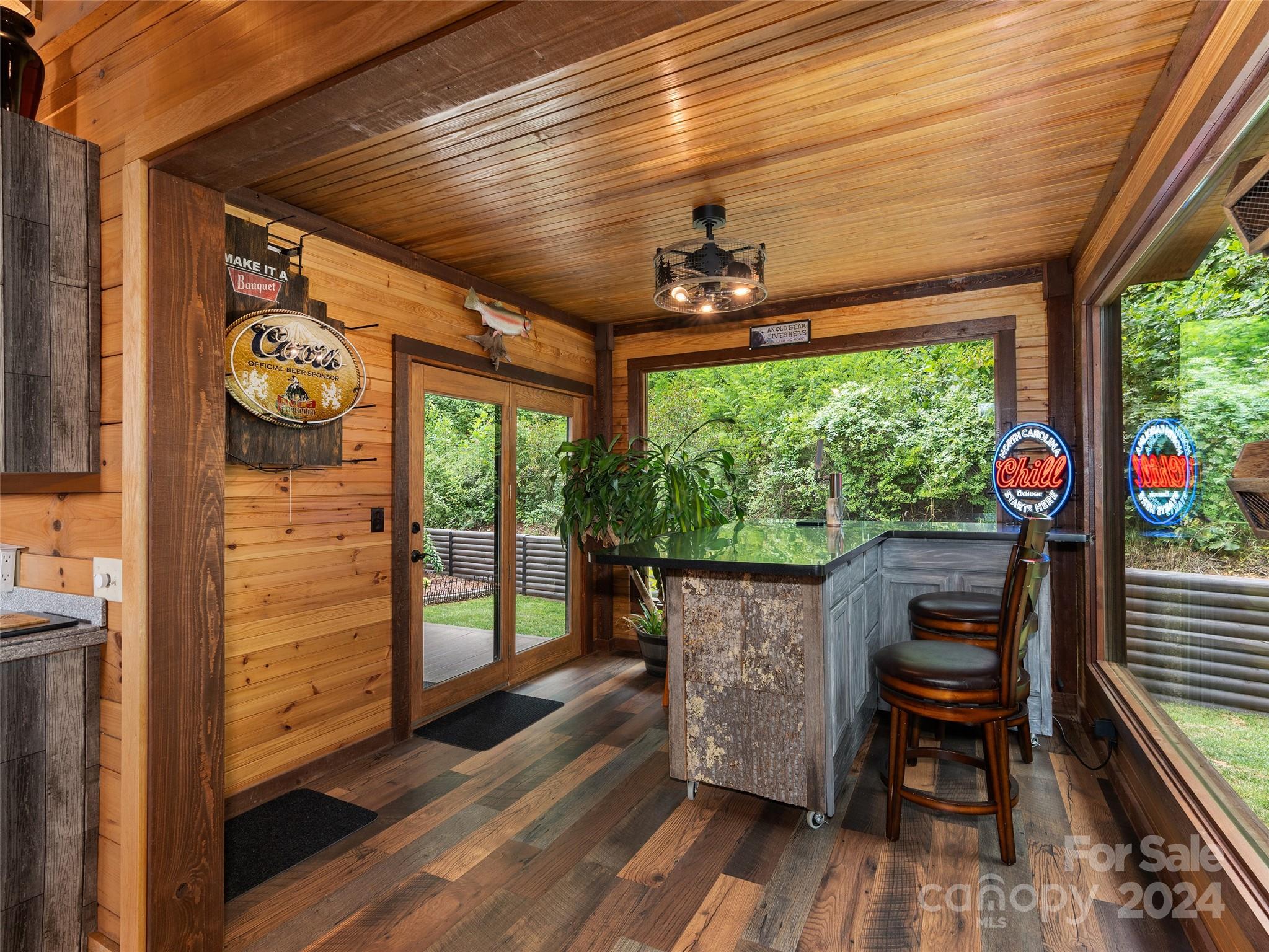 80 Austins Trail — Canton