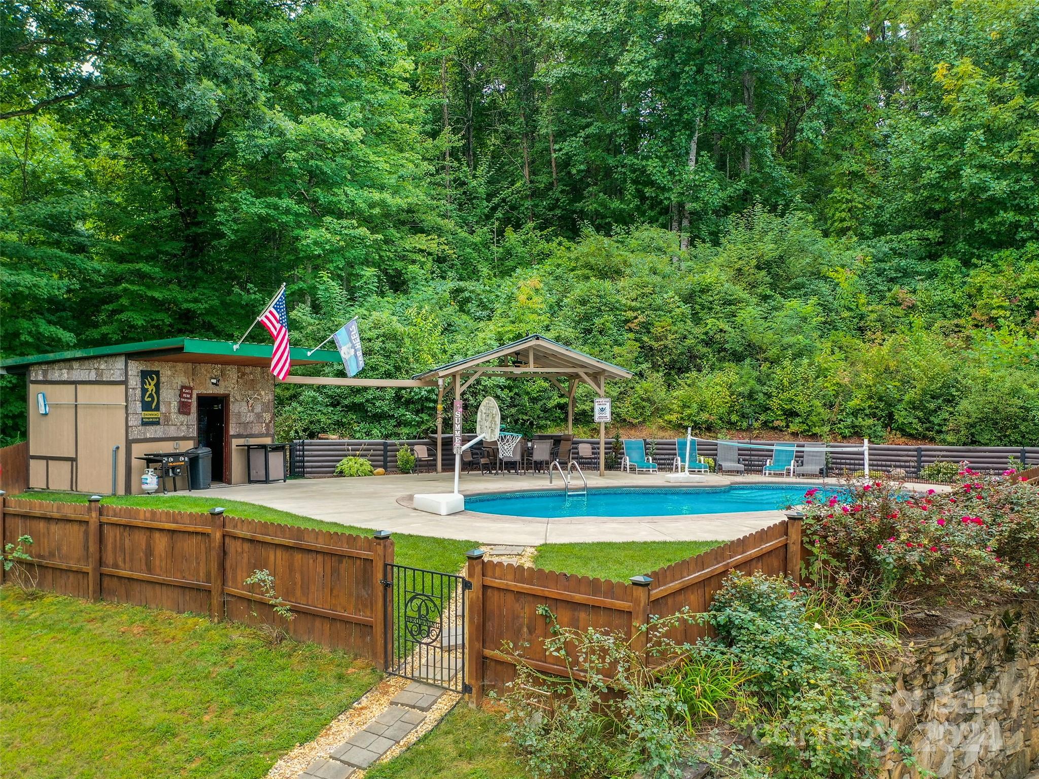 80 Austins Trail — Canton