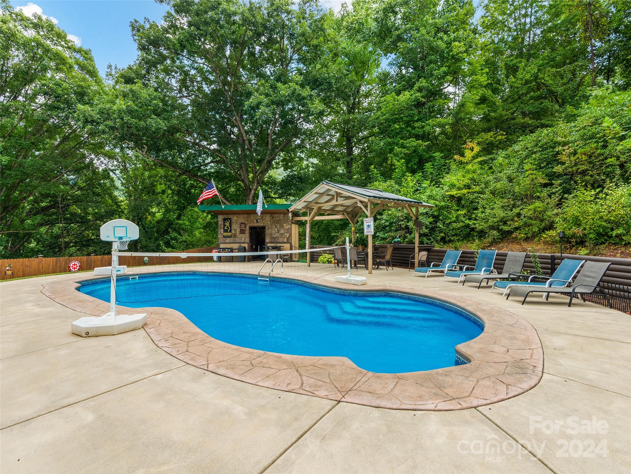 80 Austins Trail — Canton