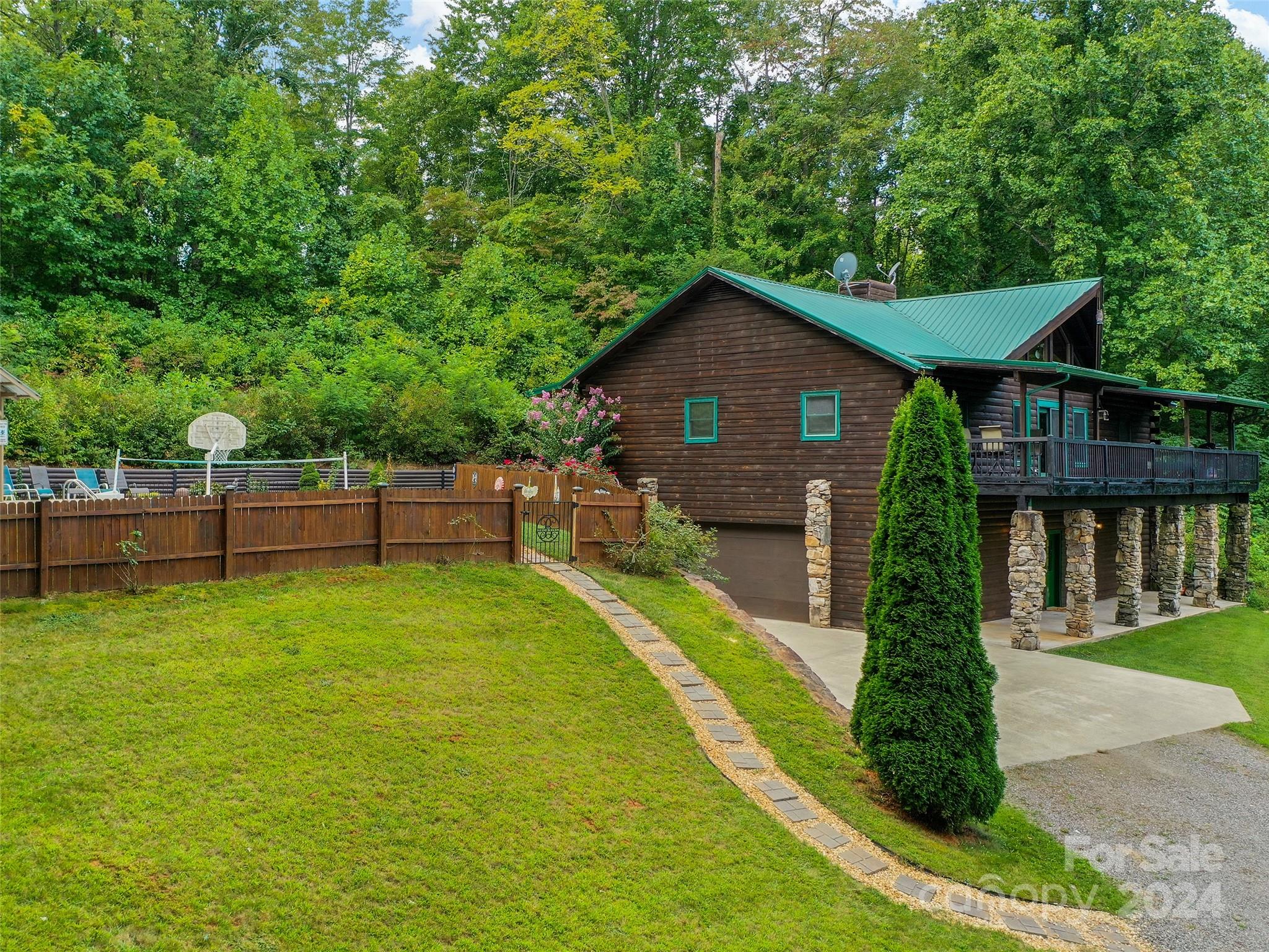 80 Austins Trail — Canton