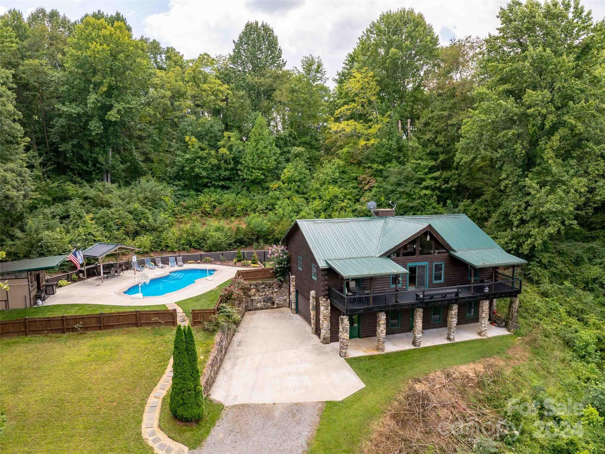 80 Austins Trail — Canton